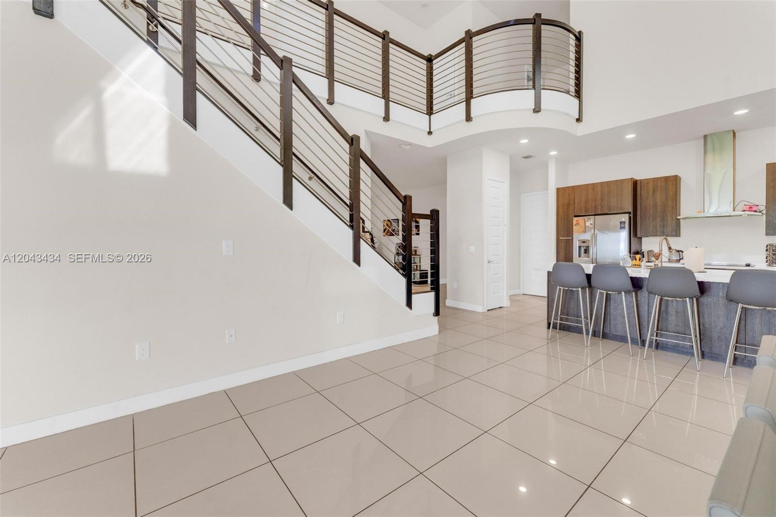 8822 5 / 4 3050 sq. ft. $ 2026-06-25 0 foto