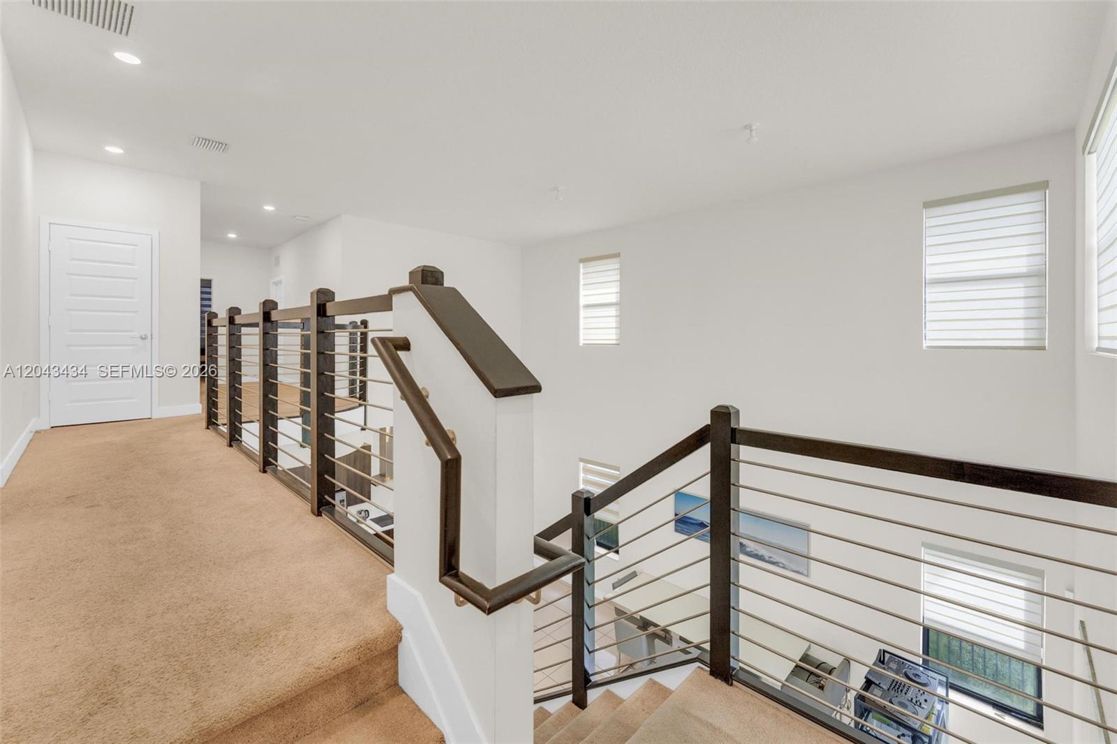 8822 5 / 4 3050 sq. ft. $ 2026-06-25 0 foto