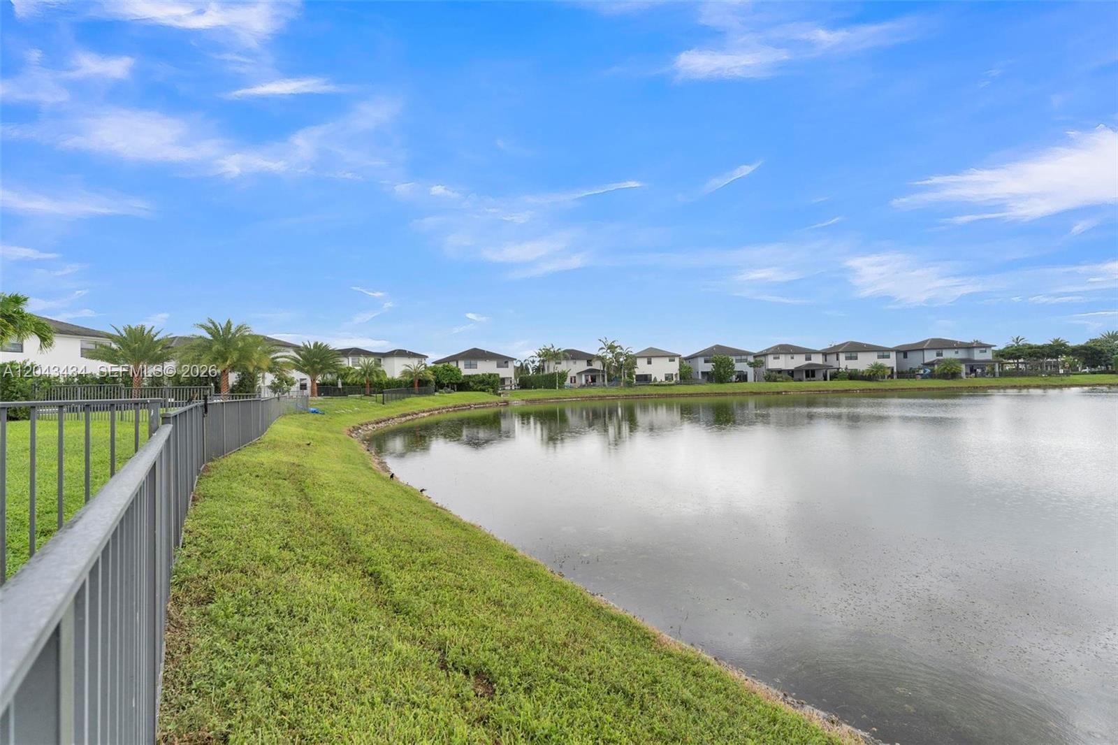 8822 5 / 4 3050 sq. ft. $ 2026-06-25 0 foto