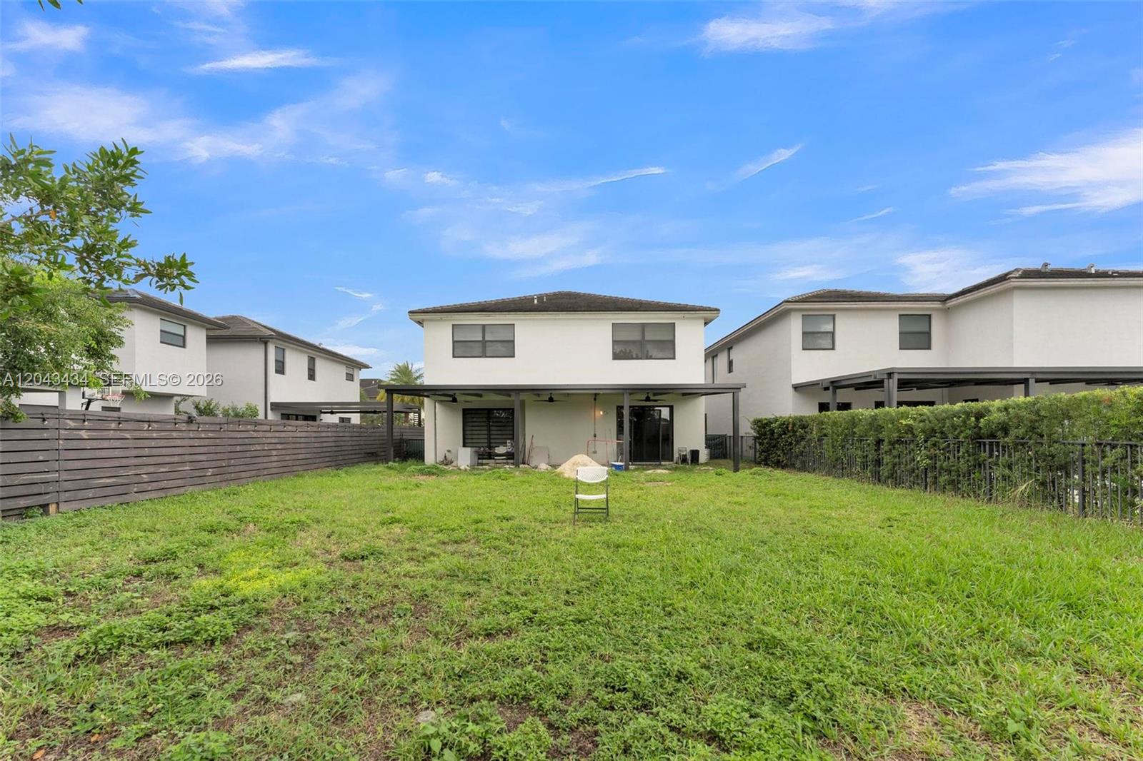 8822 5 / 4 3050 sq. ft. $ 2026-06-25 0 foto