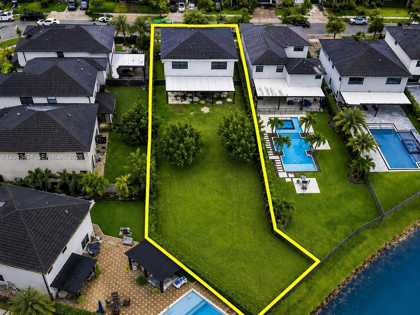 8822 5 / 4 3050 sq. ft. $ 2026-06-25 0 foto
