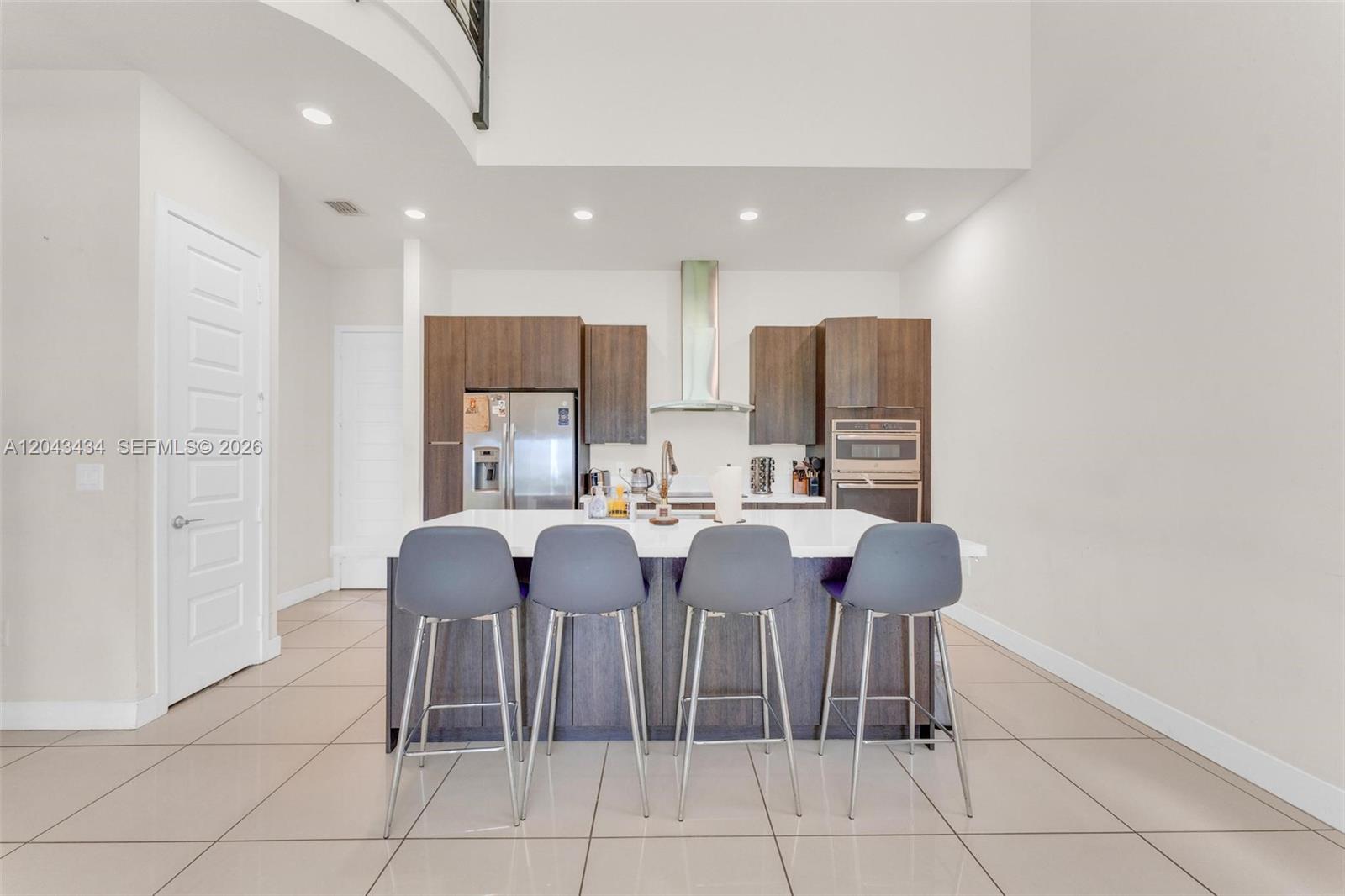 8822 5 / 4 3050 sq. ft. $ 2026-06-25 0 foto