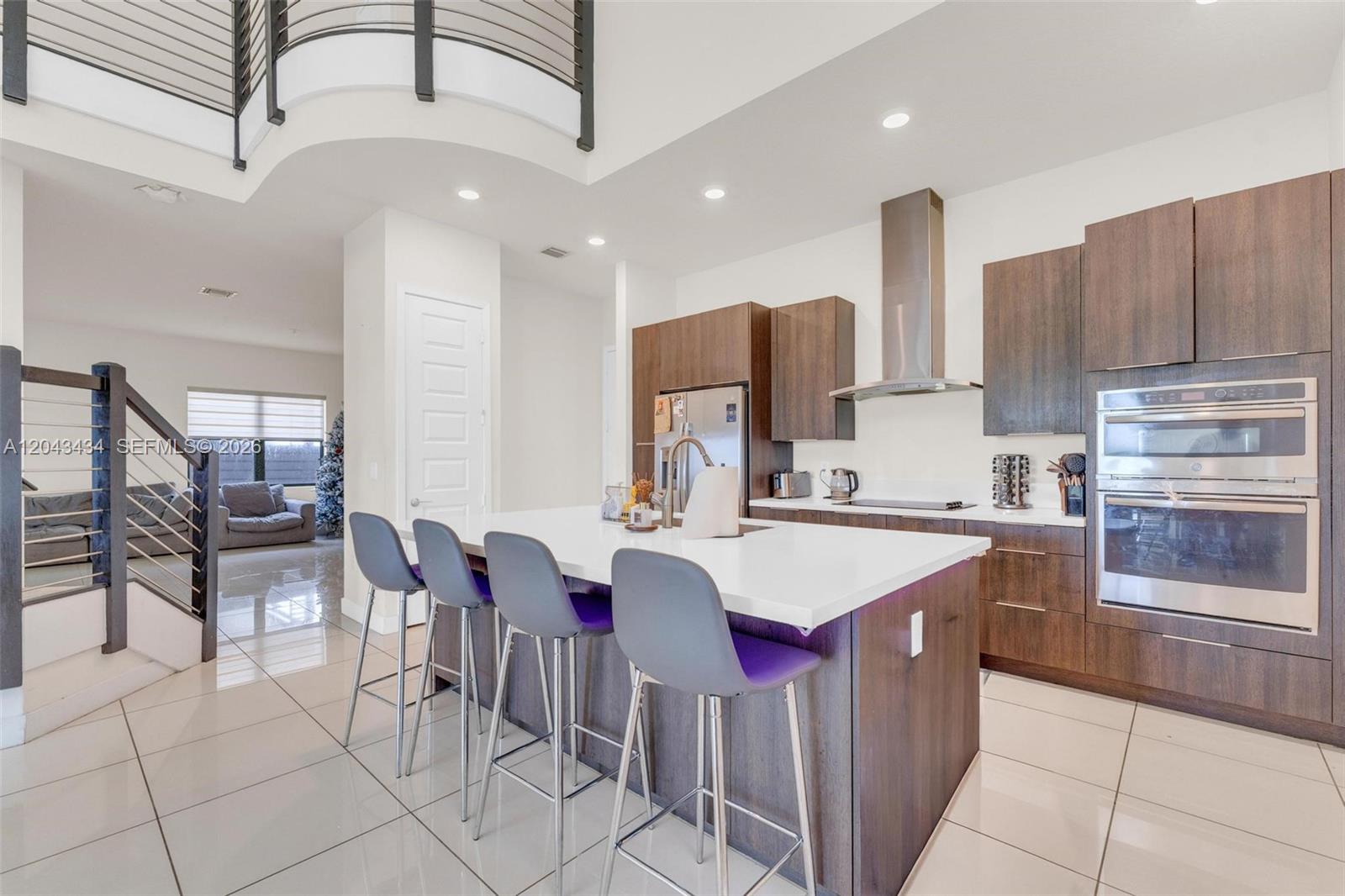 8822 5 / 4 3050 sq. ft. $ 2026-06-25 0 foto