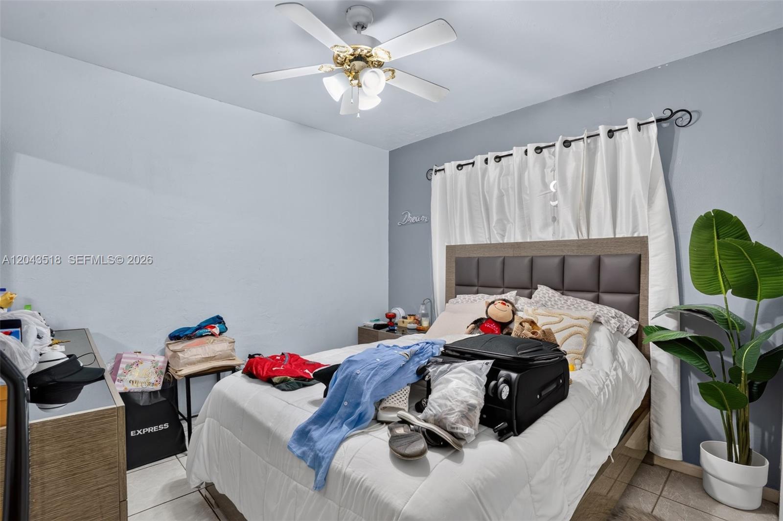 Ver detalles / 2024 sq. ft. $ 2026-06-25 0 foto