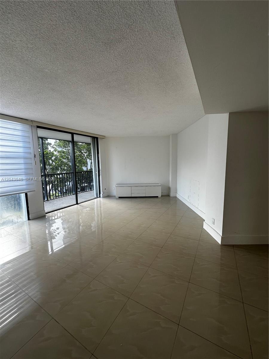 Photo of 3475 Country Club Dr  #315, Aventura, Florida, 33180 - 