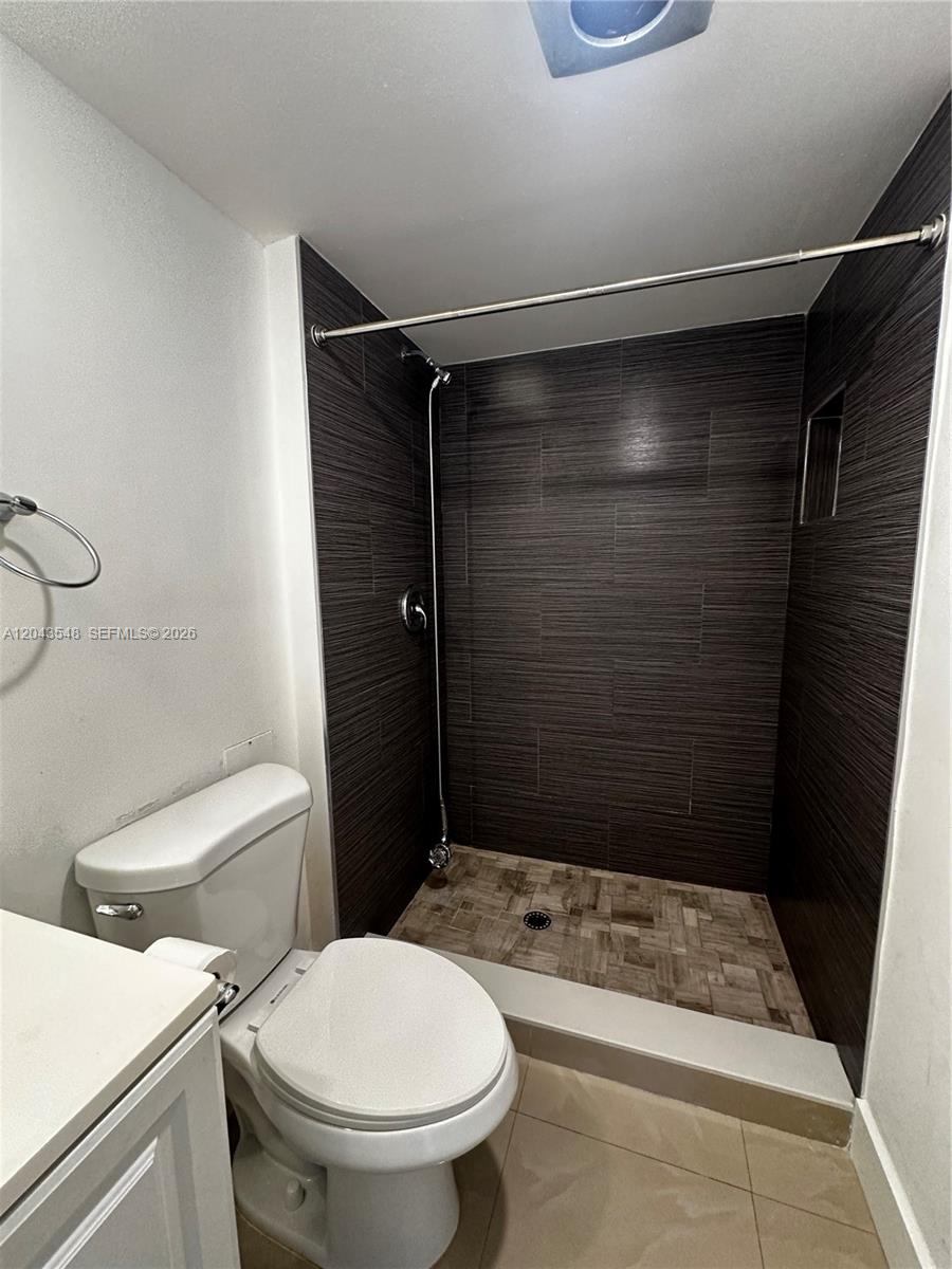 Photo of 3475 Country Club Dr  #315, Aventura, Florida, 33180 - 
