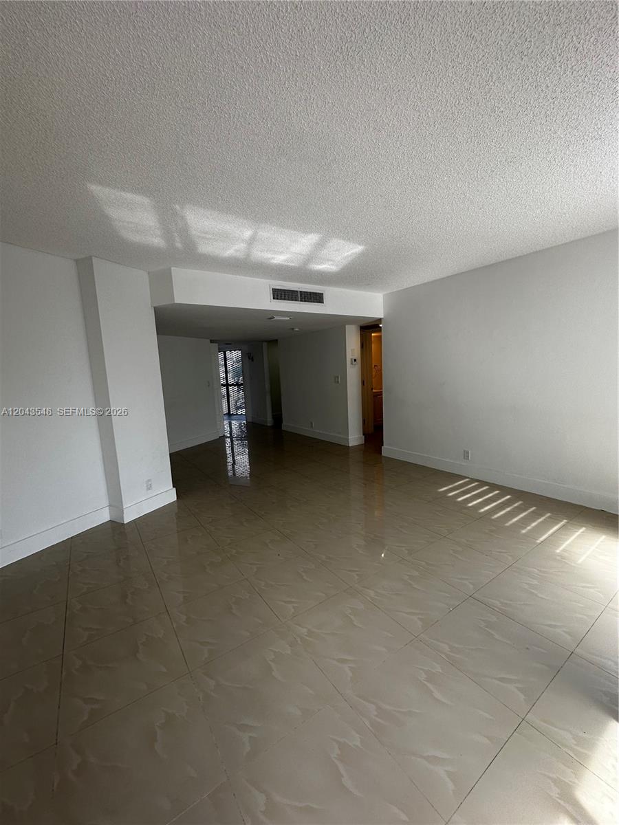 Photo of 3475 Country Club Dr  #315, Aventura, Florida, 33180 - 