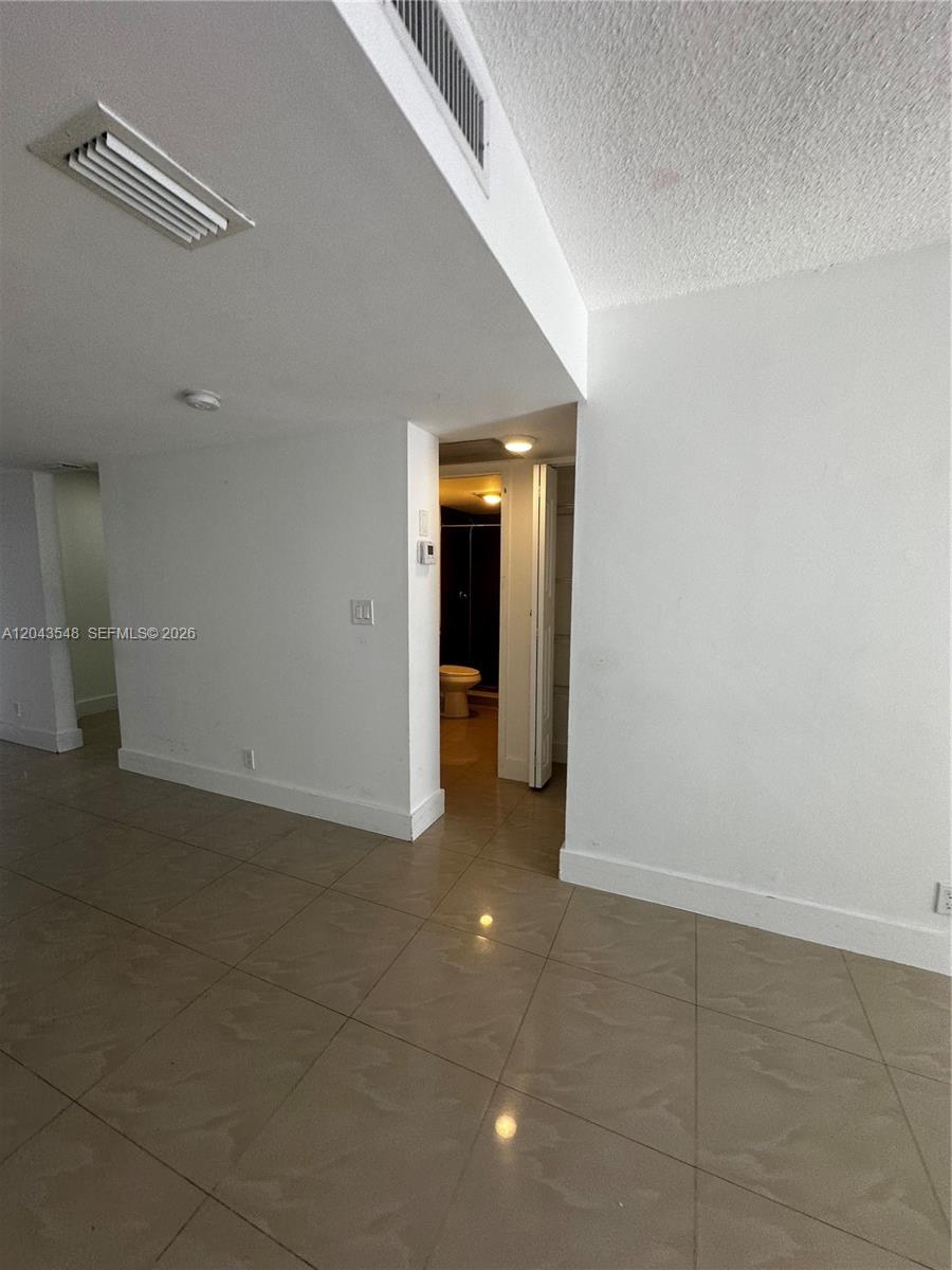 Photo of 3475 Country Club Dr  #315, Aventura, Florida, 33180 - 