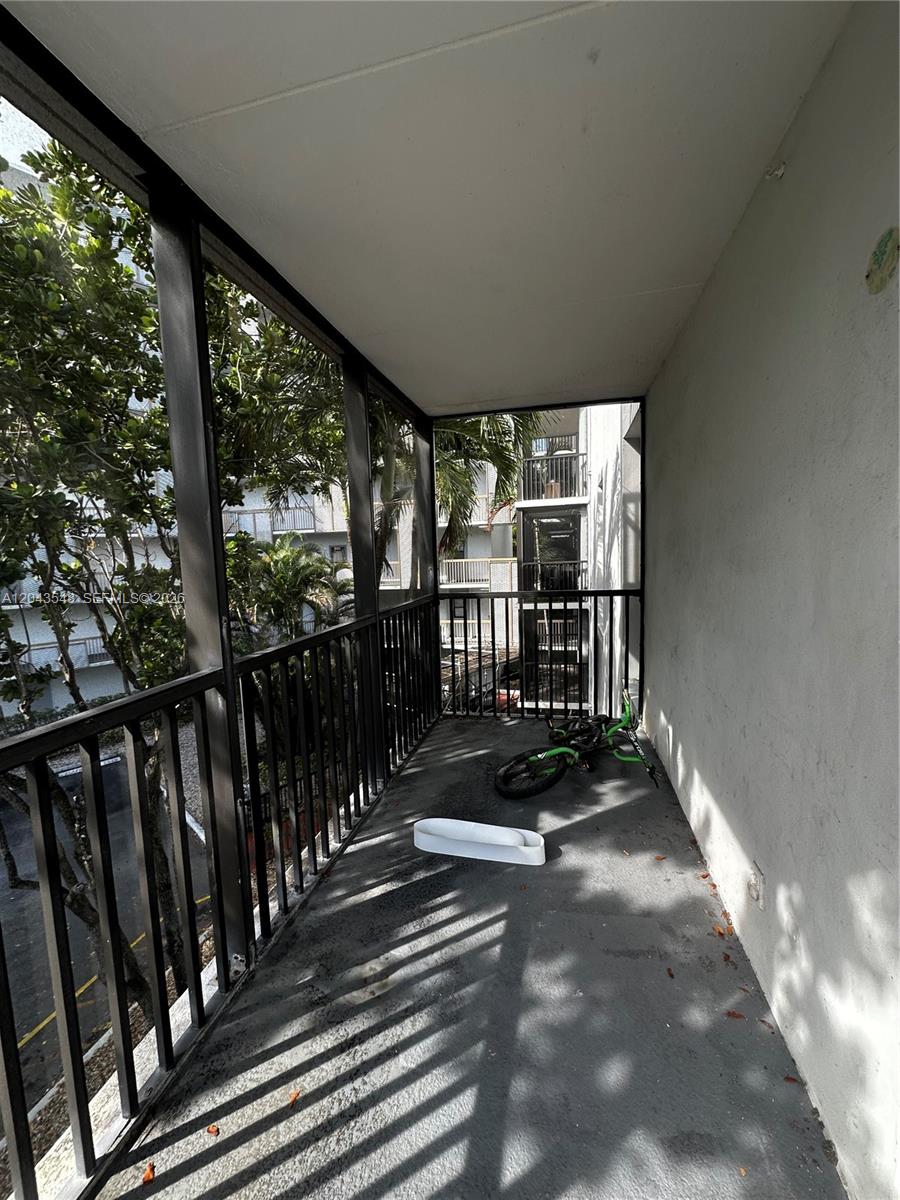 Photo of 3475 Country Club Dr  #315, Aventura, Florida, 33180 - 