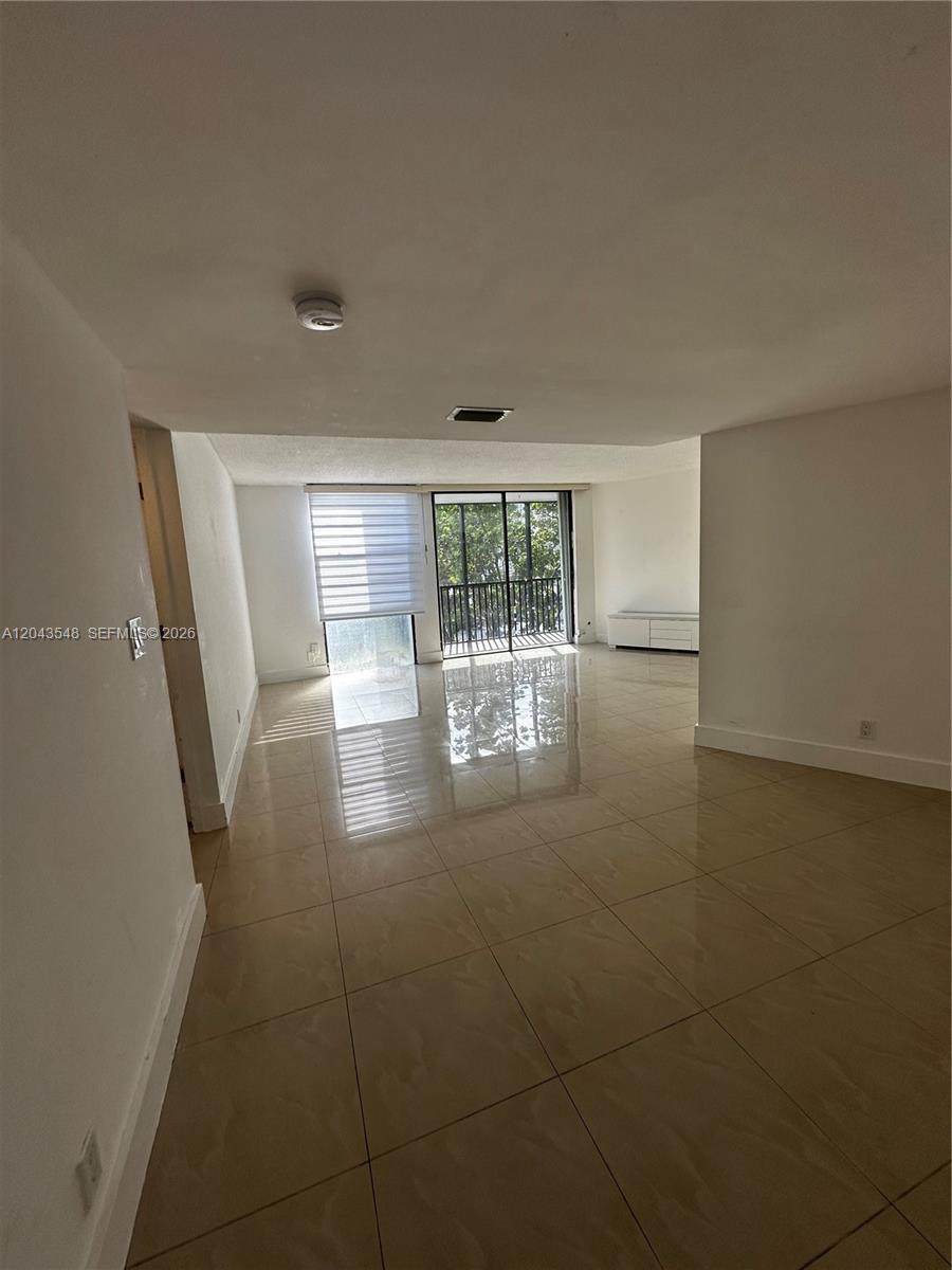 Photo of 3475 Country Club Dr  #315, Aventura, Florida, 33180 - 