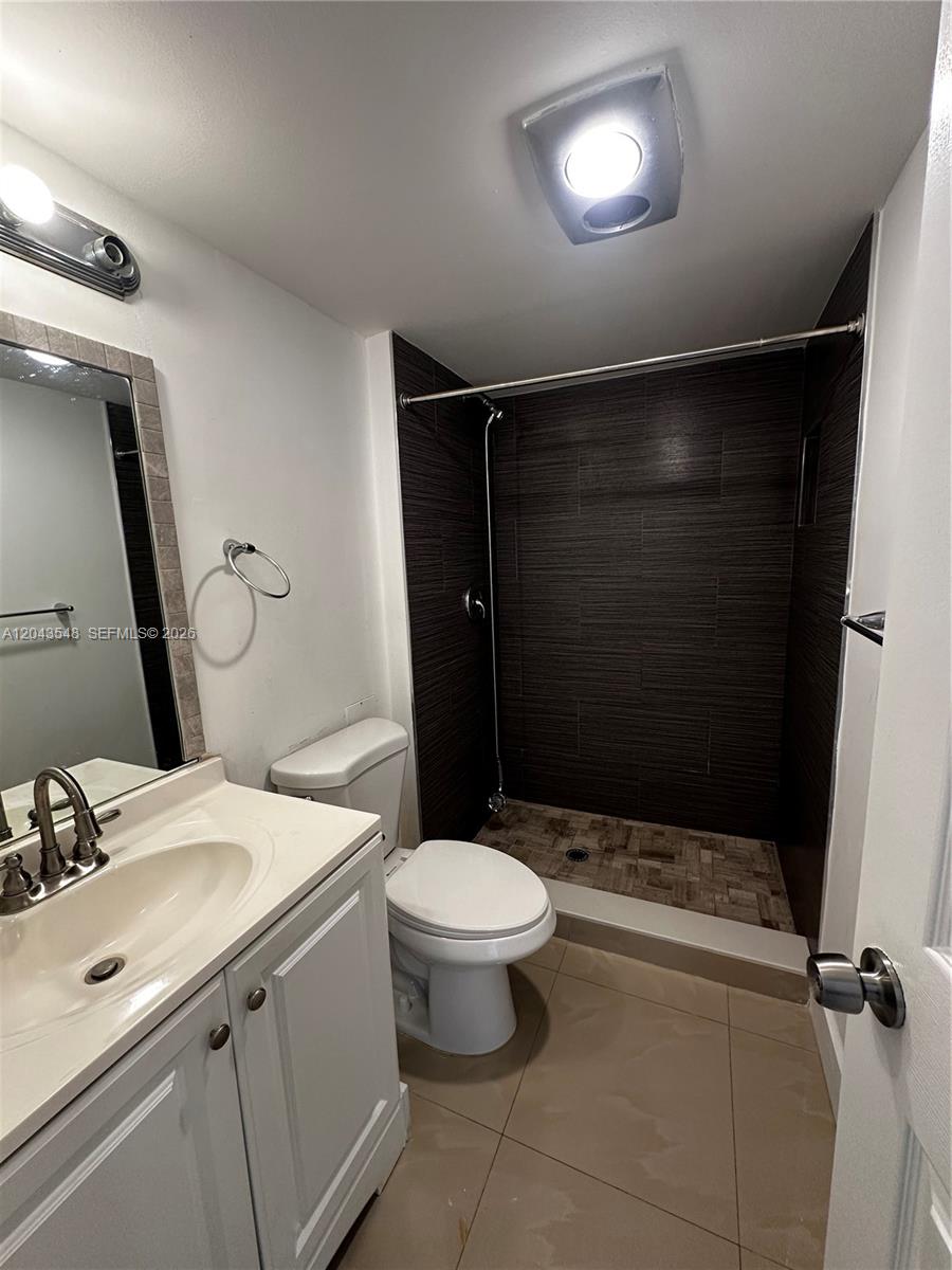 Photo of 3475 Country Club Dr  #315, Aventura, Florida, 33180 - 