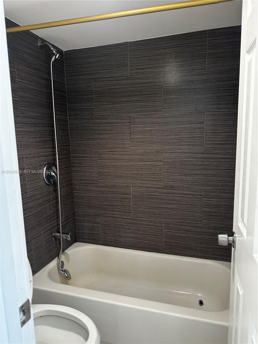 Photo of 3475 Country Club Dr  #315, Aventura, Florida, 33180 - 