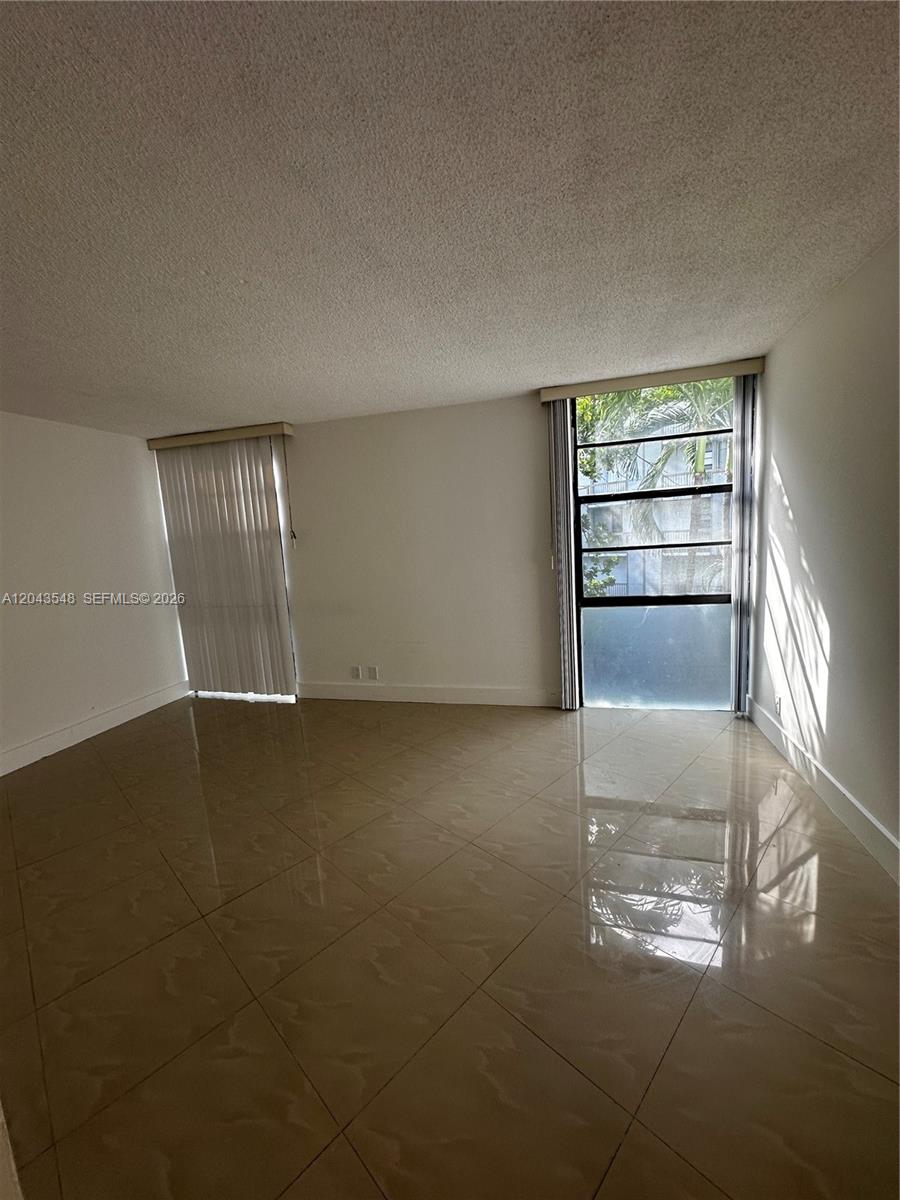 Photo of 3475 Country Club Dr  #315, Aventura, Florida, 33180 - 