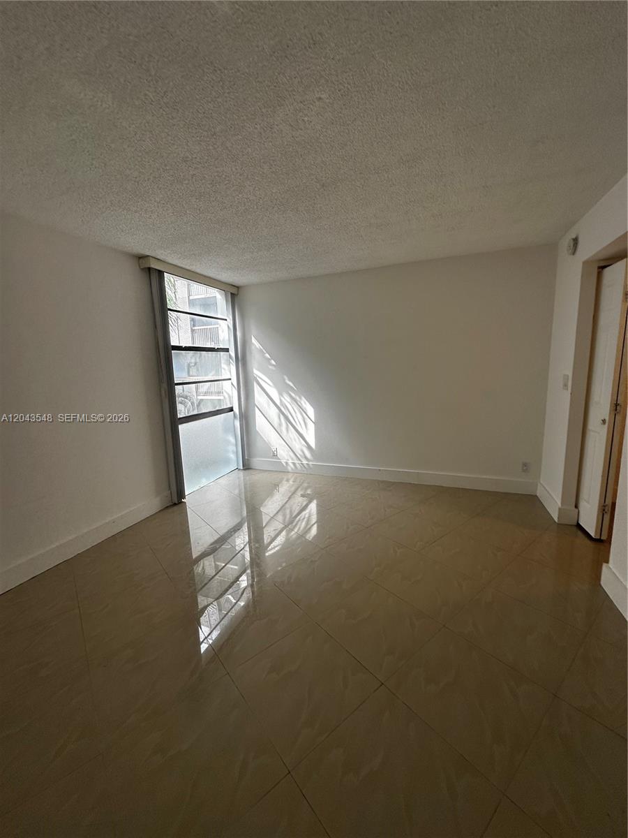 Photo of 3475 Country Club Dr  #315, Aventura, Florida, 33180 - 