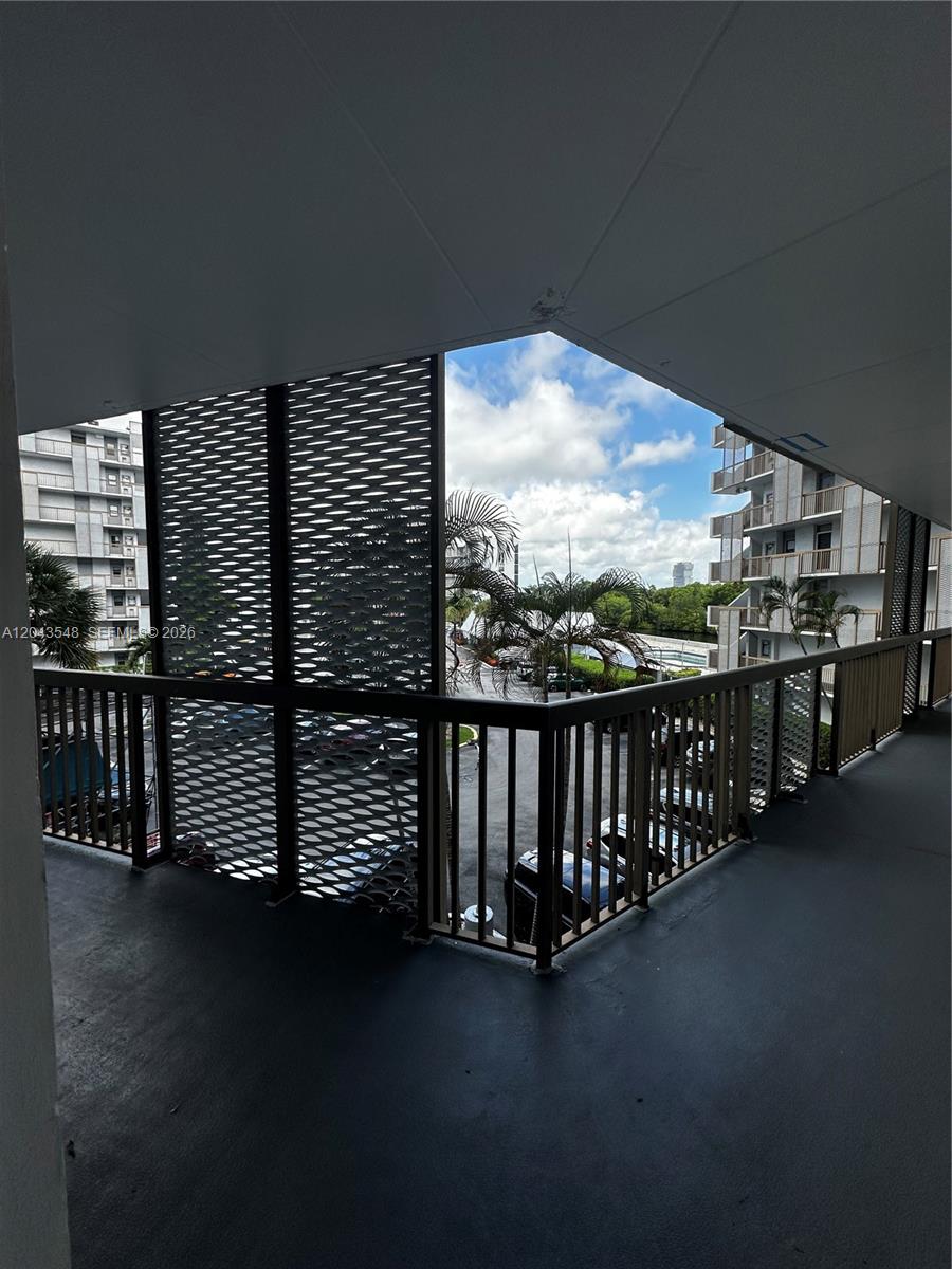 Photo of 3475 Country Club Dr  #315, Aventura, Florida, 33180 - 