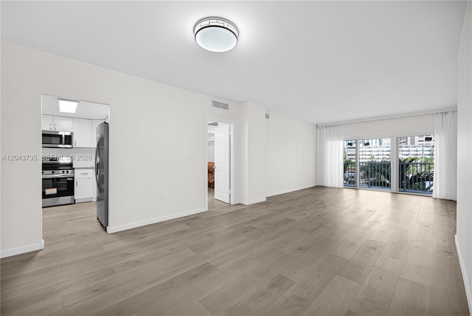 See details 211 1 / 2 762 sq. ft. $ 2026-06-26 0 Photo