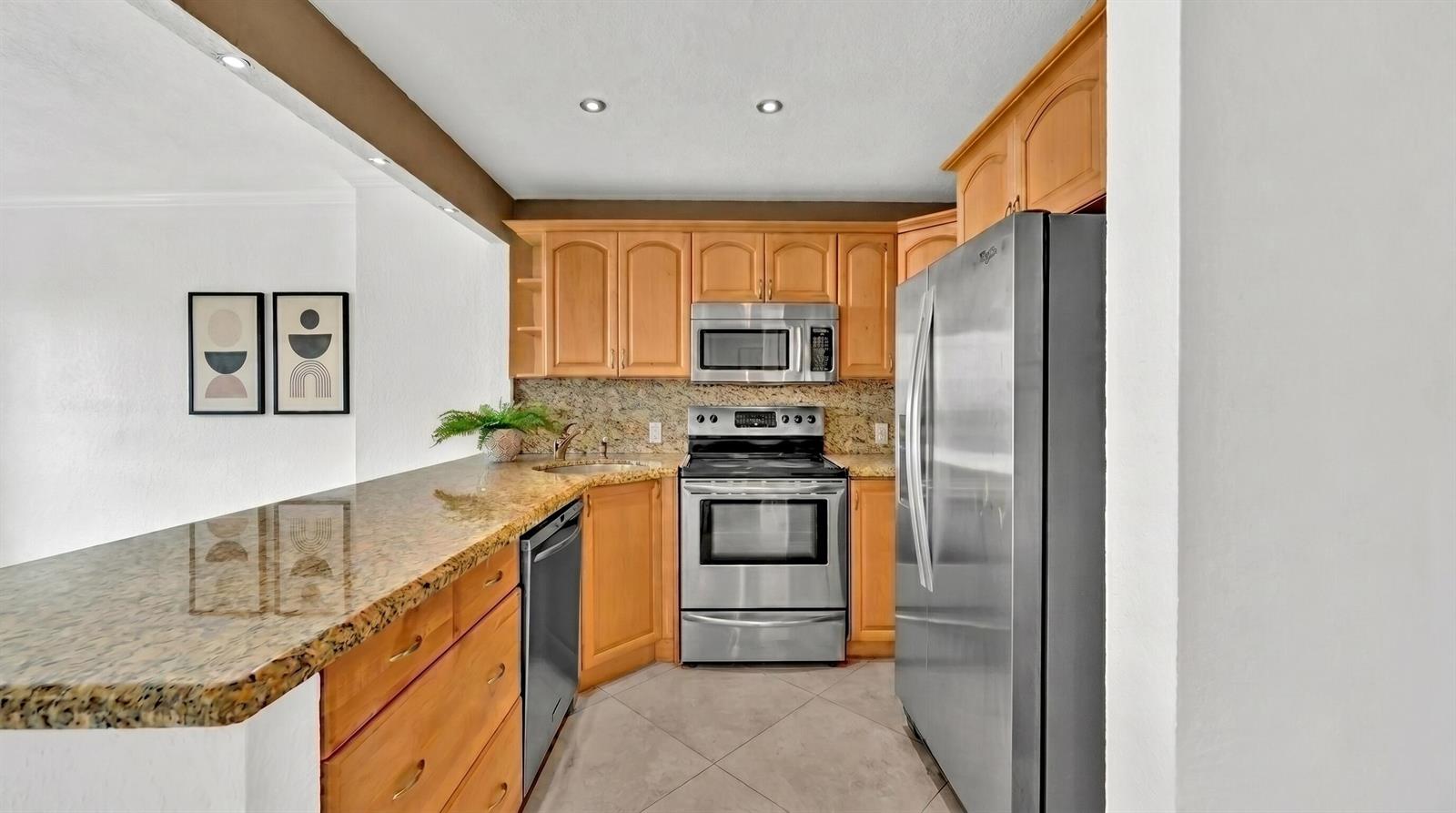 Photo of 3675 Country Club #2405, Aventura, Florida, 33180 - R2
