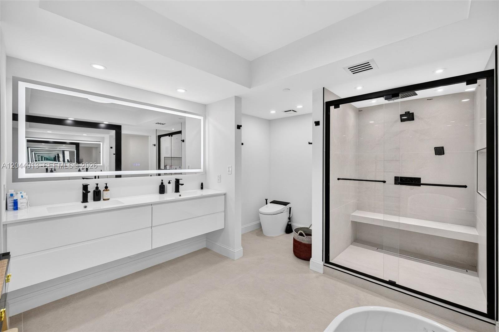 Photo of 20281 Country Club Dr  #407, Aventura, Florida, 33180 - 