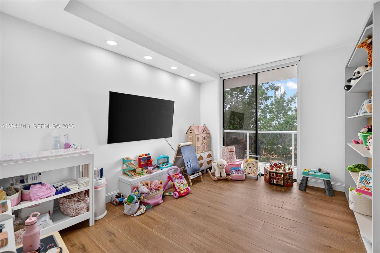 Photo of 20281 Country Club Dr  #407, Aventura, Florida, 33180 - 