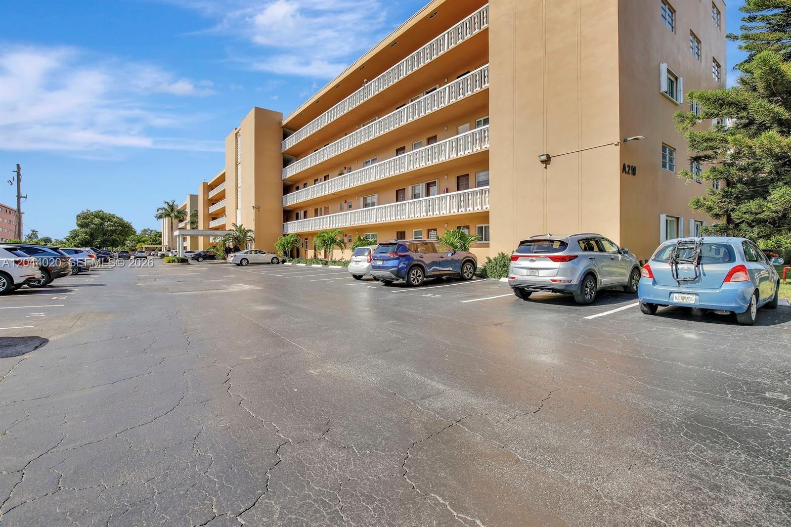 Photo of 219 14th Ave  #306, Hallandale Beach, Florida, 33009 - 
