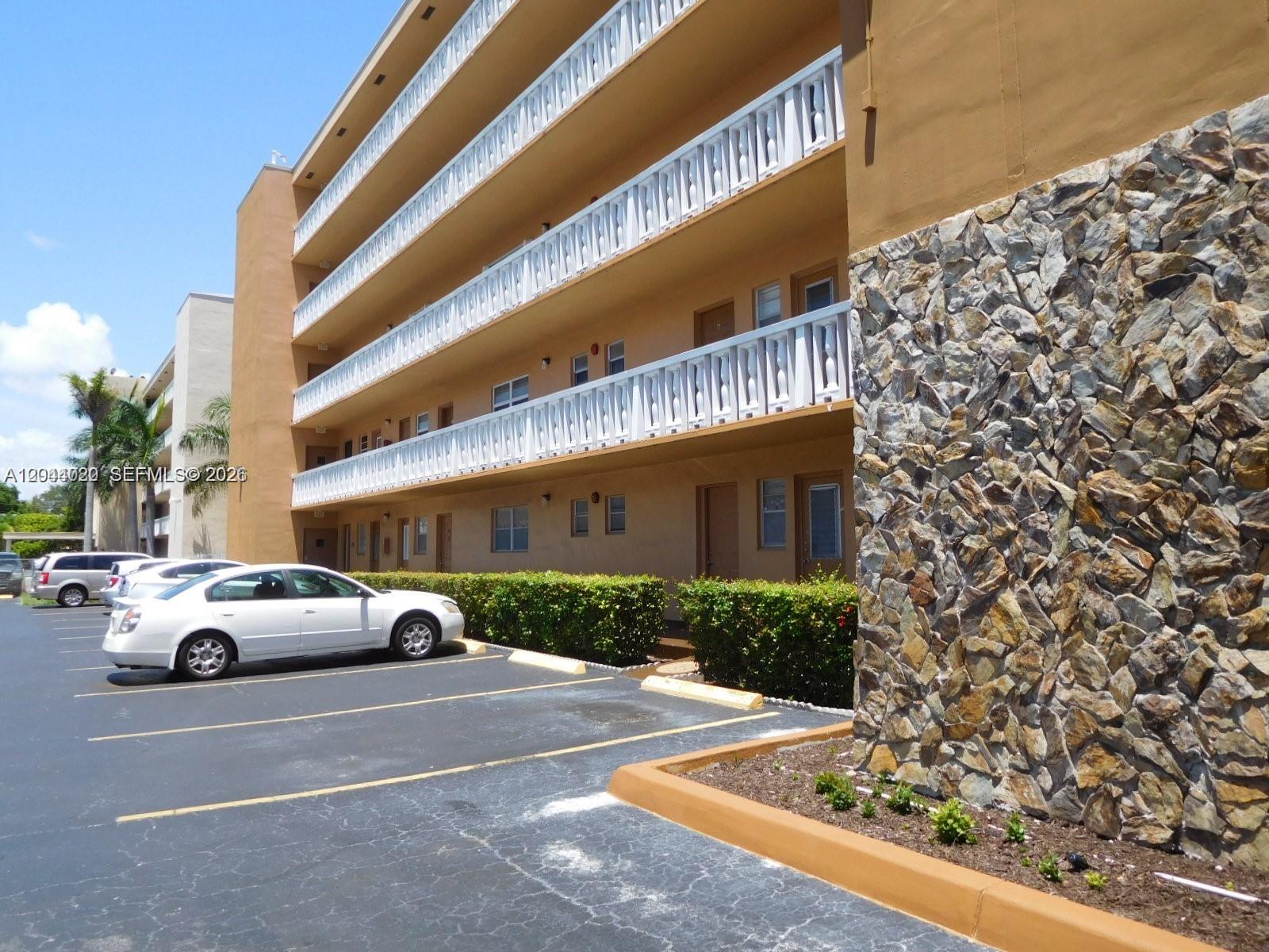 Photo of 219 14th Ave  #306, Hallandale Beach, Florida, 33009 - 