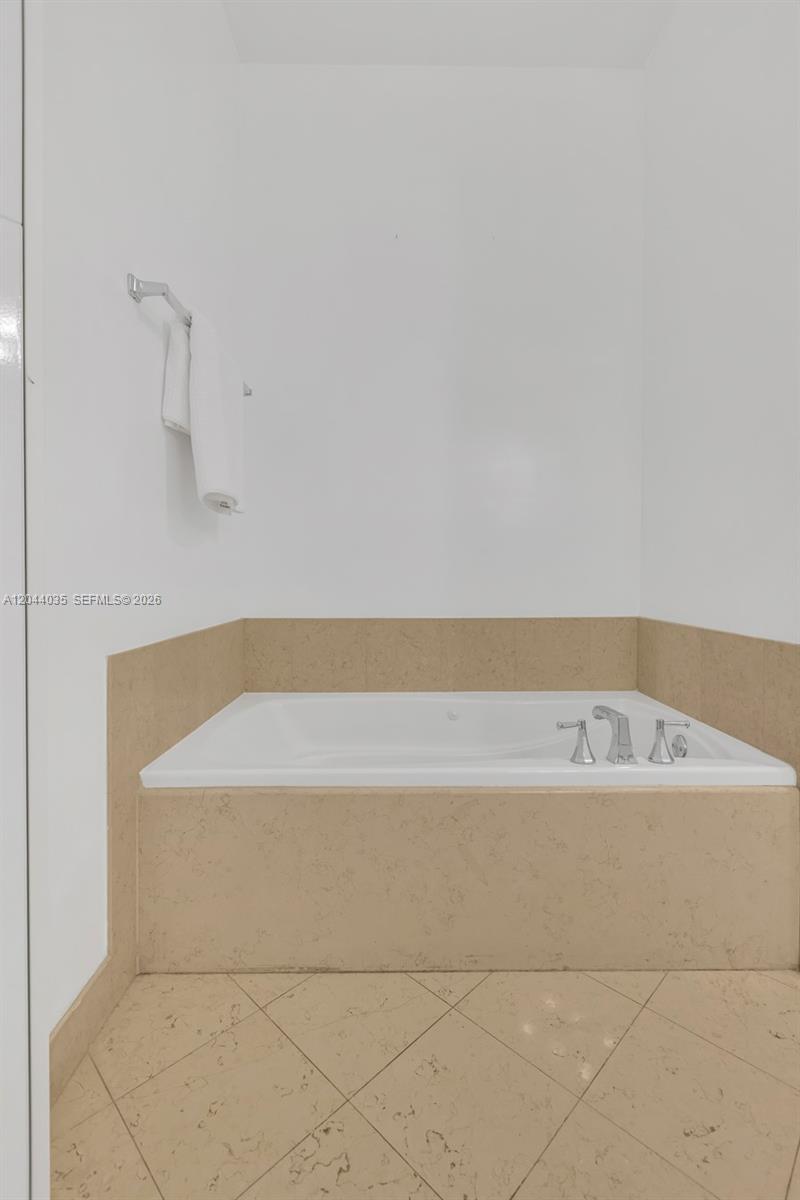 Photo of 20000 Country Club Dr  #108, Aventura, Florida, 33180 - 