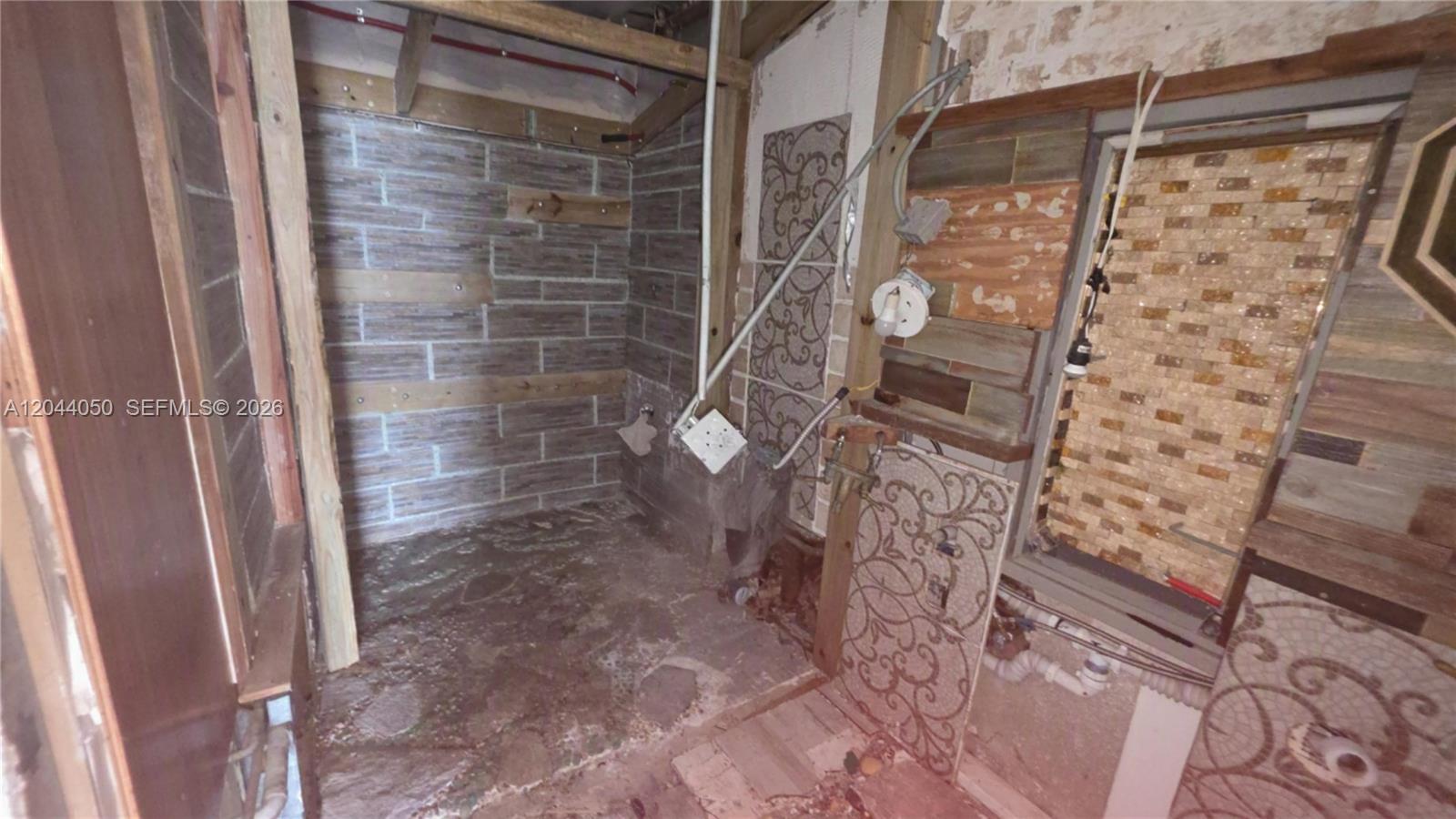 322W 1 / 2 861 sq. ft. $ 2026-06-26 0 foto