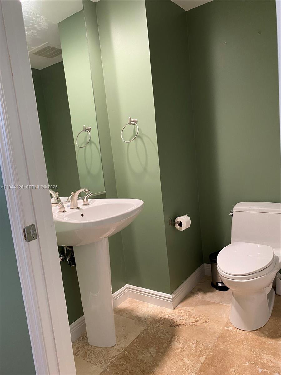Photo of 1745 Hallandale Beach Blvd  #401W, Hallandale Beach, Florida, 33009 - Guest bathroom