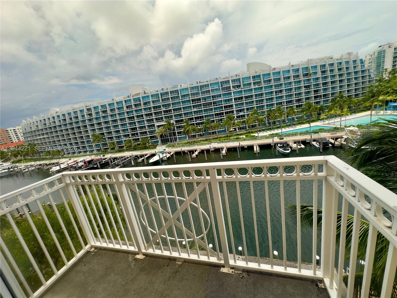 Photo of 3001 185th St  #515, Aventura, Florida, 33180 - 