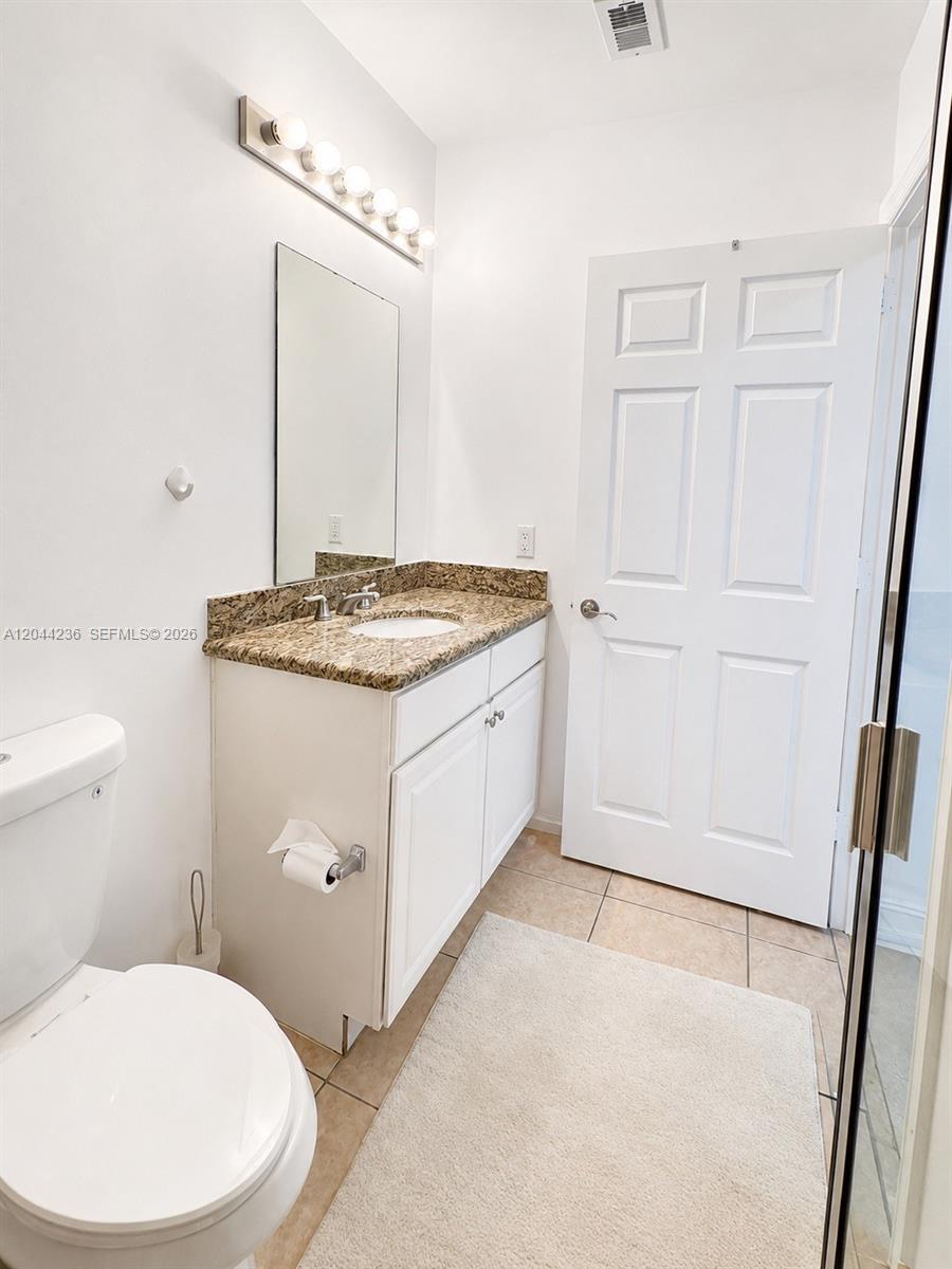 Photo of 3001 185th St #515, Aventura, Florida, 33180 - Second Bathroom