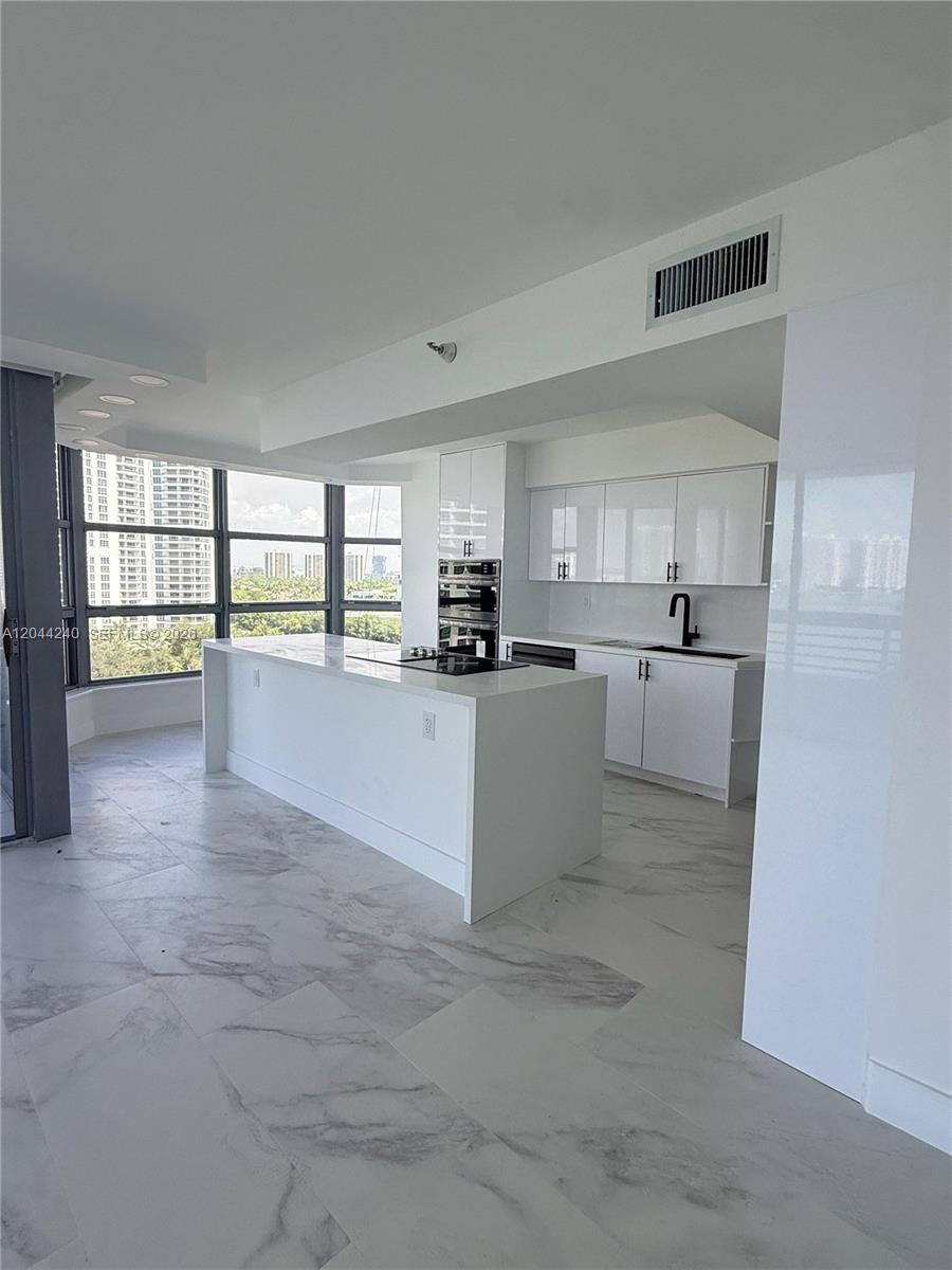 Photo of 19101 36th Ct  #1005, Aventura, Florida, 33180 - 