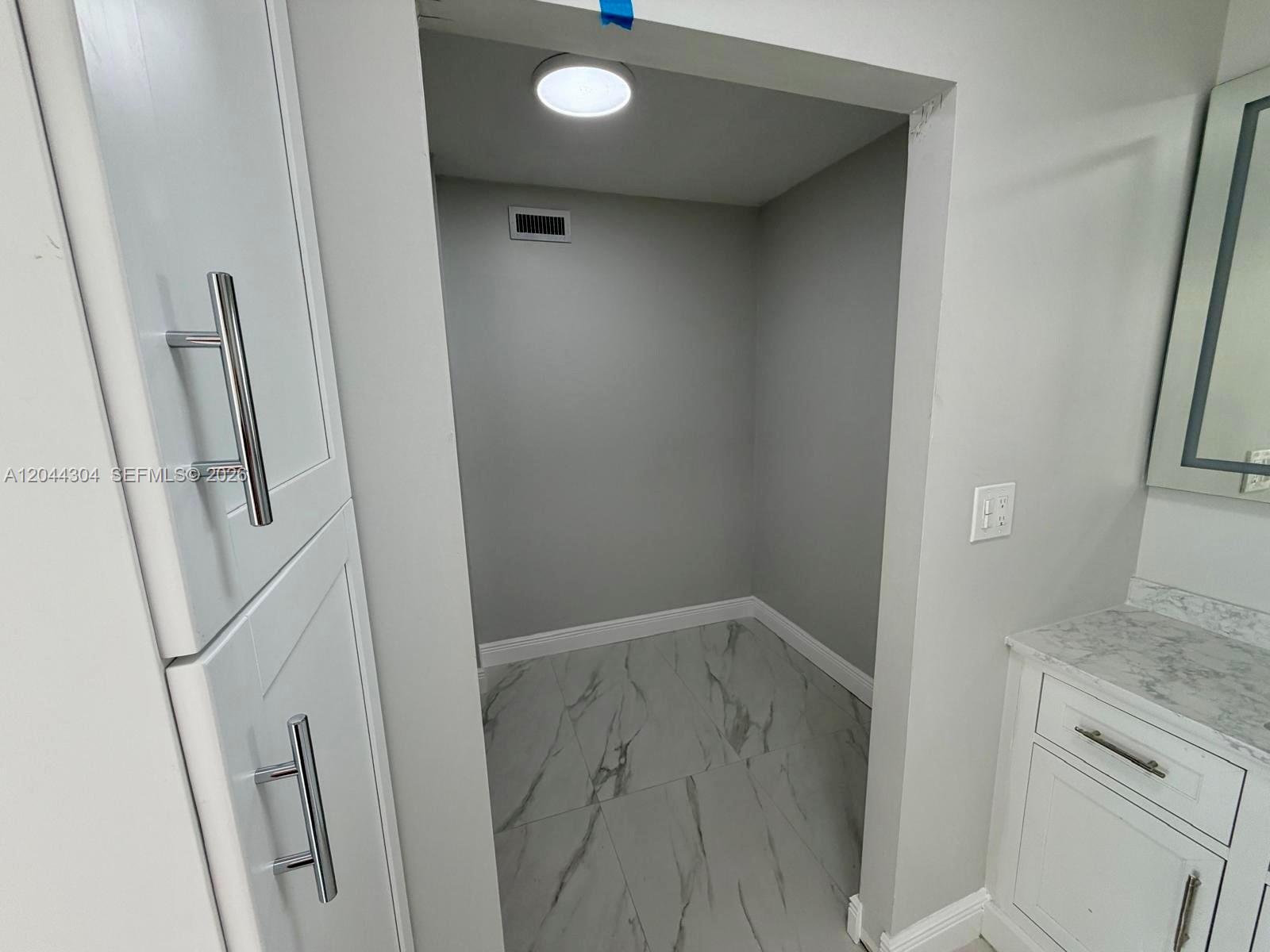 Photo of 1400 Ocean Dr  #506, Hollywood, Florida, 33019 - 