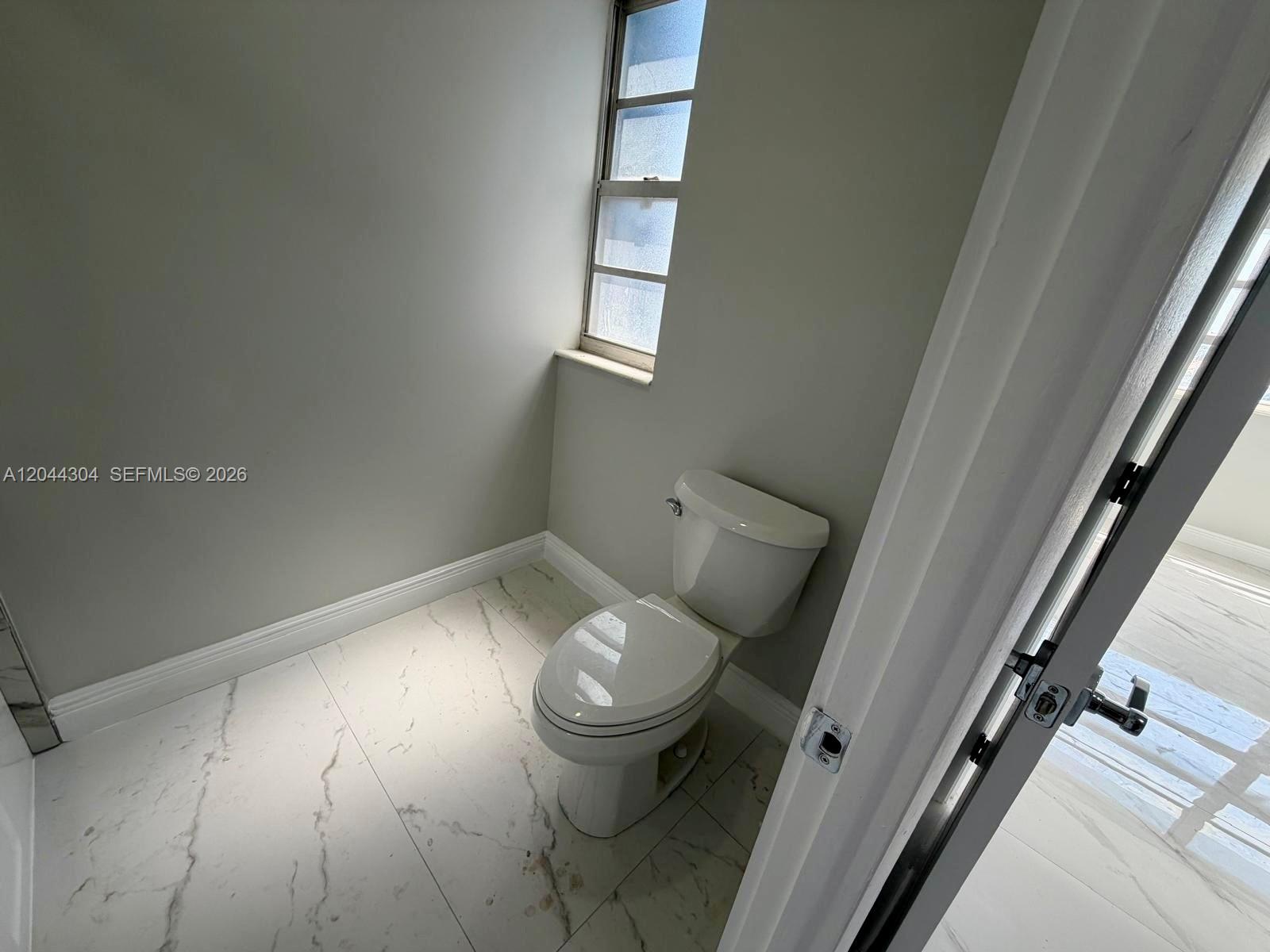 Photo of 1400 Ocean Dr  #506, Hollywood, Florida, 33019 - 