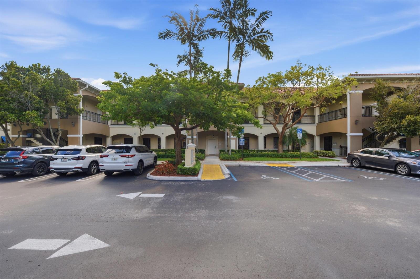202  / 0  sq. ft. $ 2026-06-27 0 foto