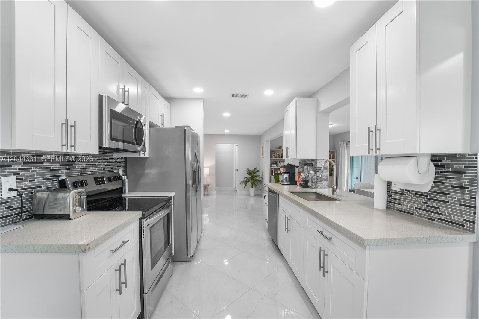 See details 14307 2 / 2 1406 sq. ft. $ 2026-06-27 0 Photo
