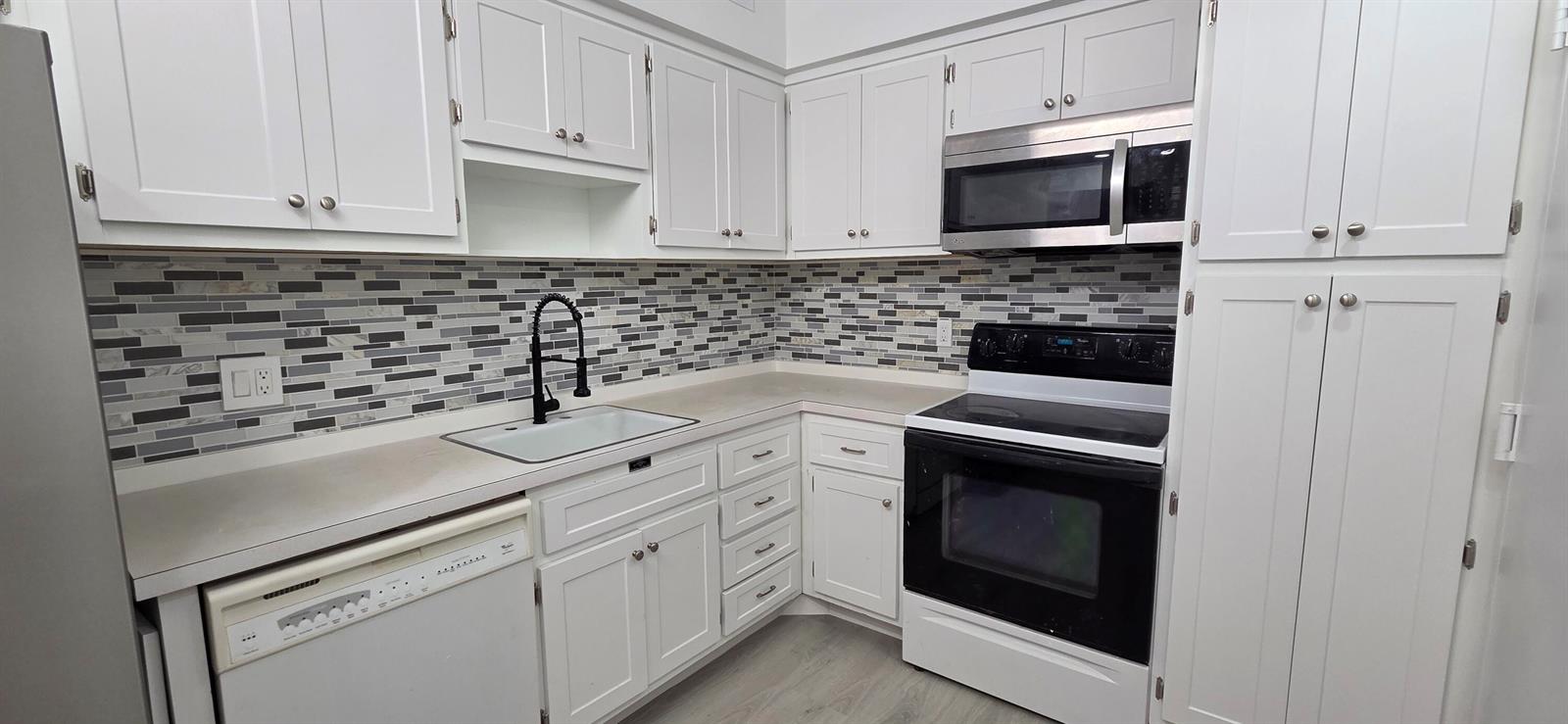 Ver detalles 22c 1 / 870 sq. ft. $ 2026-07-07 0 foto