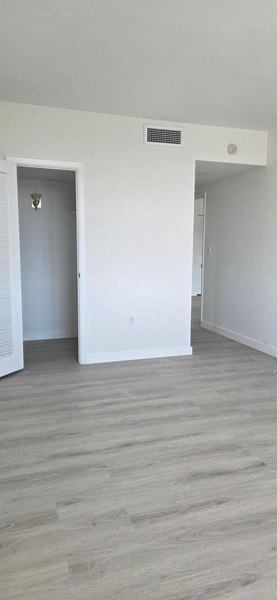 Ver detalles 22c 1 / 870 sq. ft. $ 2026-07-07 0 foto