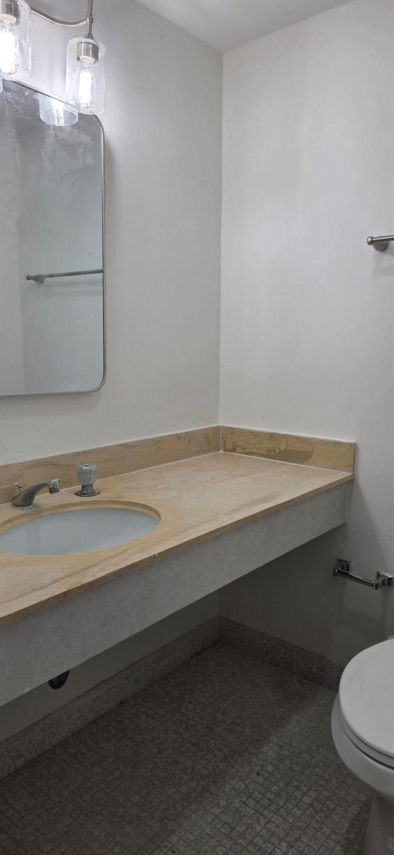 Ver detalles 22c 1 / 870 sq. ft. $ 2026-07-07 0 foto