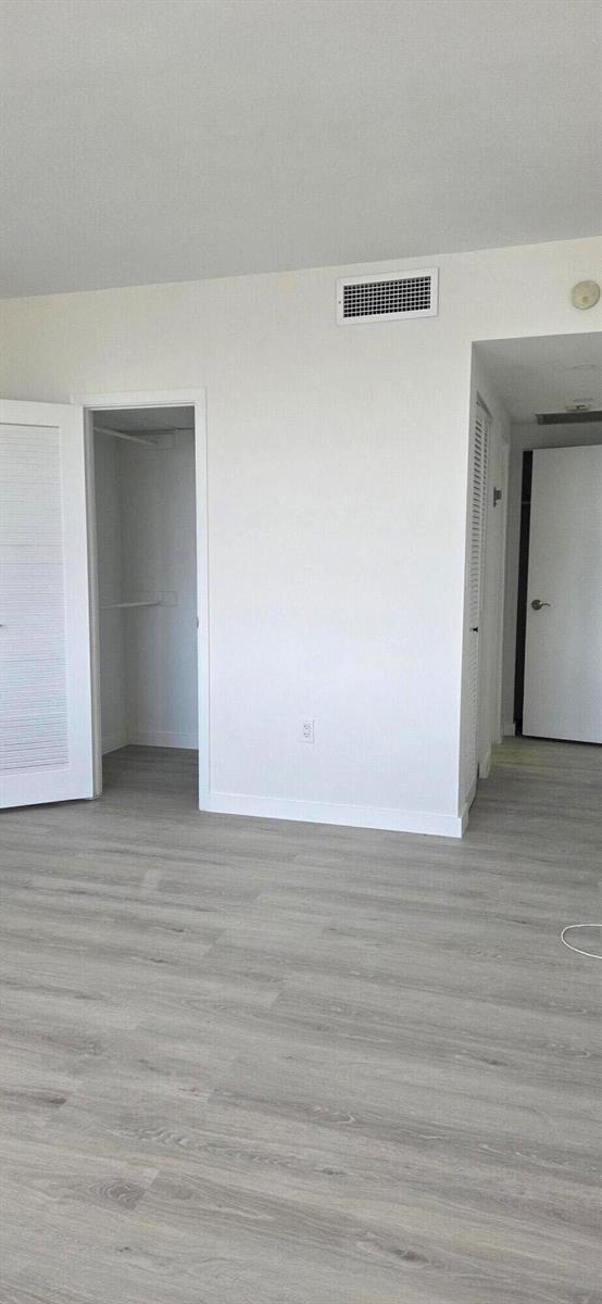 Ver detalles 22c 1 / 870 sq. ft. $ 2026-07-07 0 foto