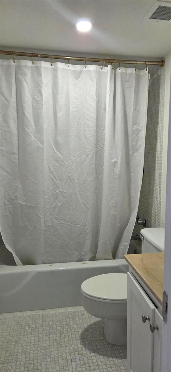 Ver detalles 22c 1 / 870 sq. ft. $ 2026-07-07 0 foto