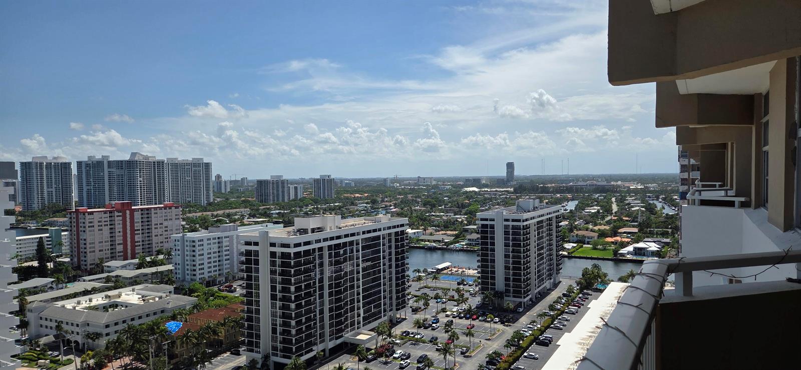 Ver detalles 22c 1 / 870 sq. ft. $ 2026-07-07 0 foto