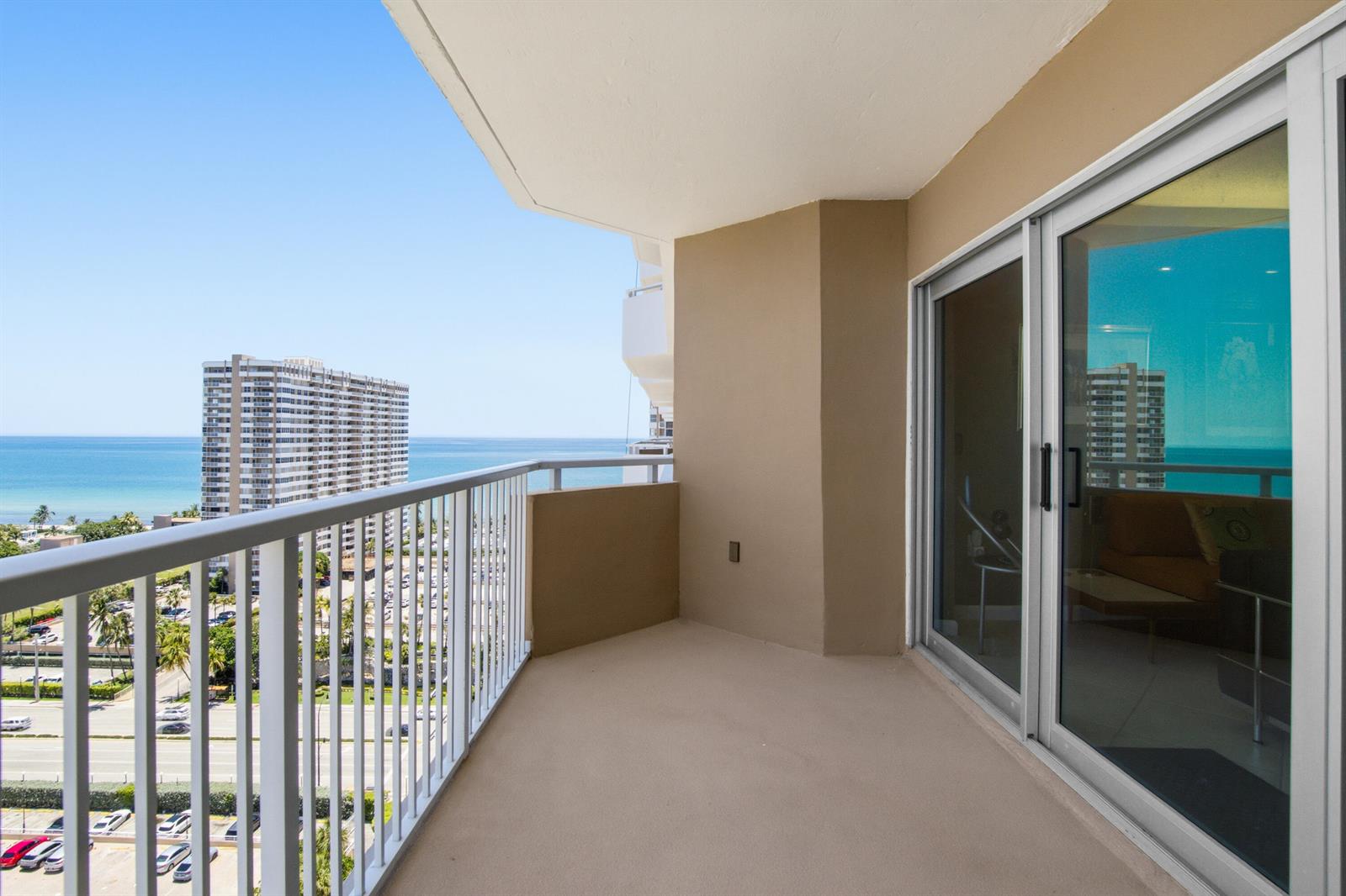 Ver detalles 17d 1 / 870 sq. ft. $ 2026-07-07 0 foto
