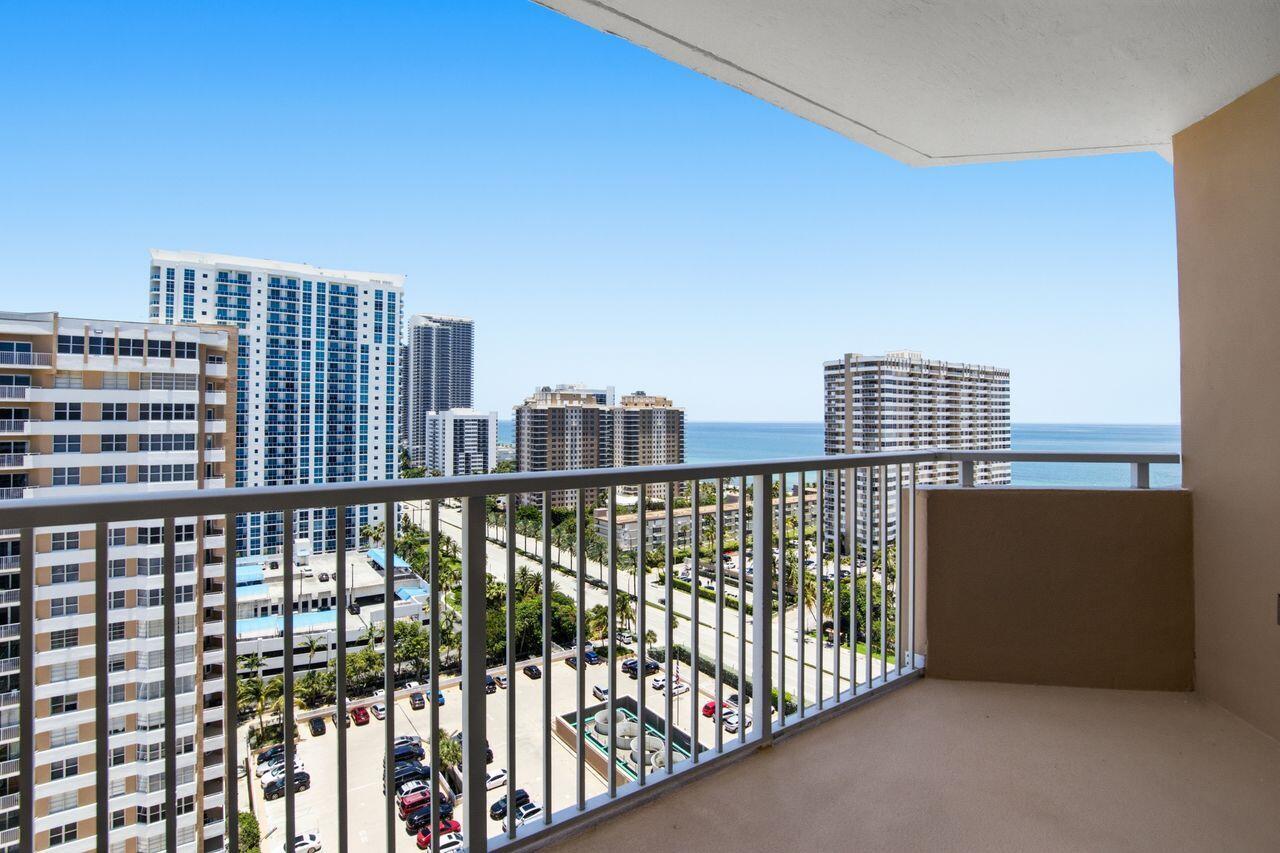 Ver detalles 17d 1 / 870 sq. ft. $ 2026-07-07 0 foto