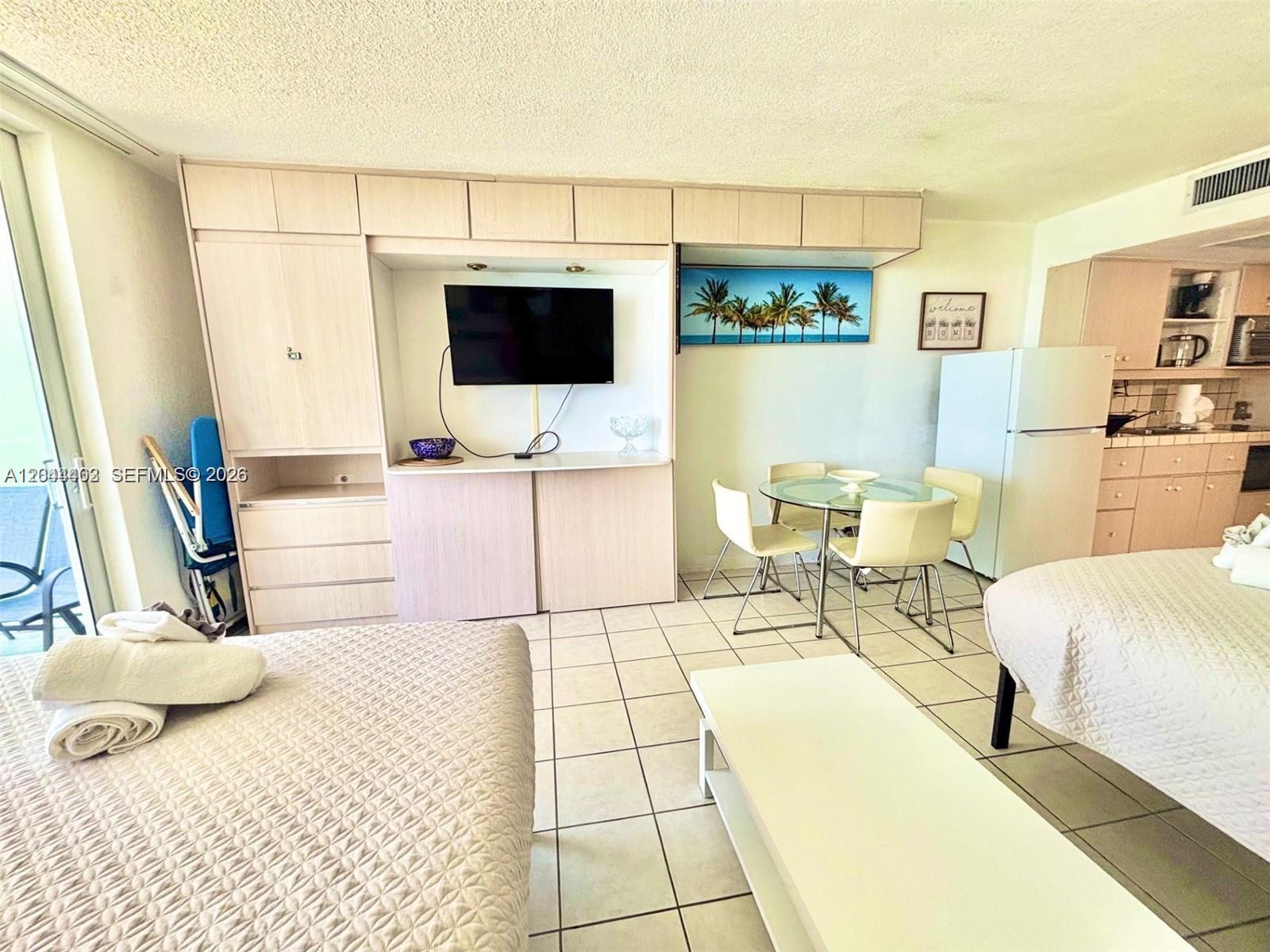 Photo of 19201 Collins Ave #606, Sunny Isles Beach, Florida, 33160 -