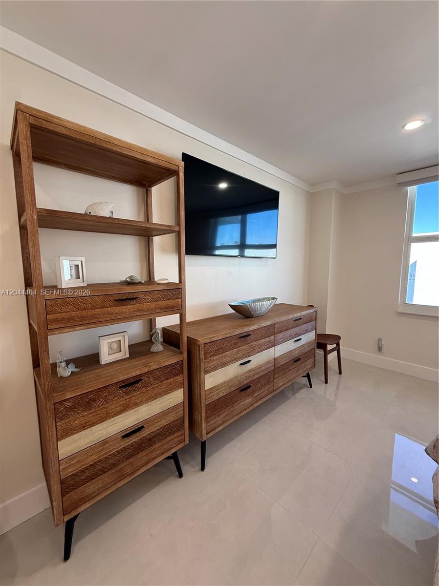 Photo of 3725 Ocean Dr  #1225, Hollywood, Florida, 33019 - 