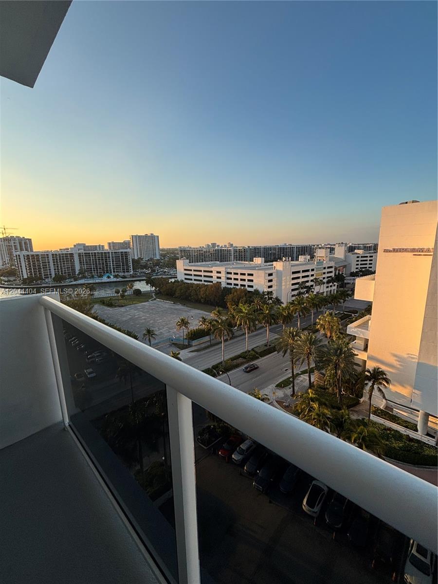 Photo of 3725 Ocean Dr  #1225, Hollywood, Florida, 33019 - 