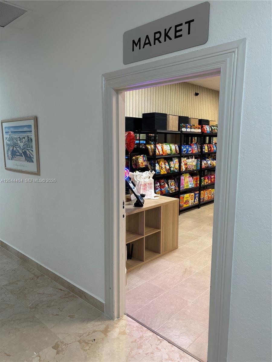 Photo of 3725 Ocean Dr  #1225, Hollywood, Florida, 33019 - Market 24 hrs.