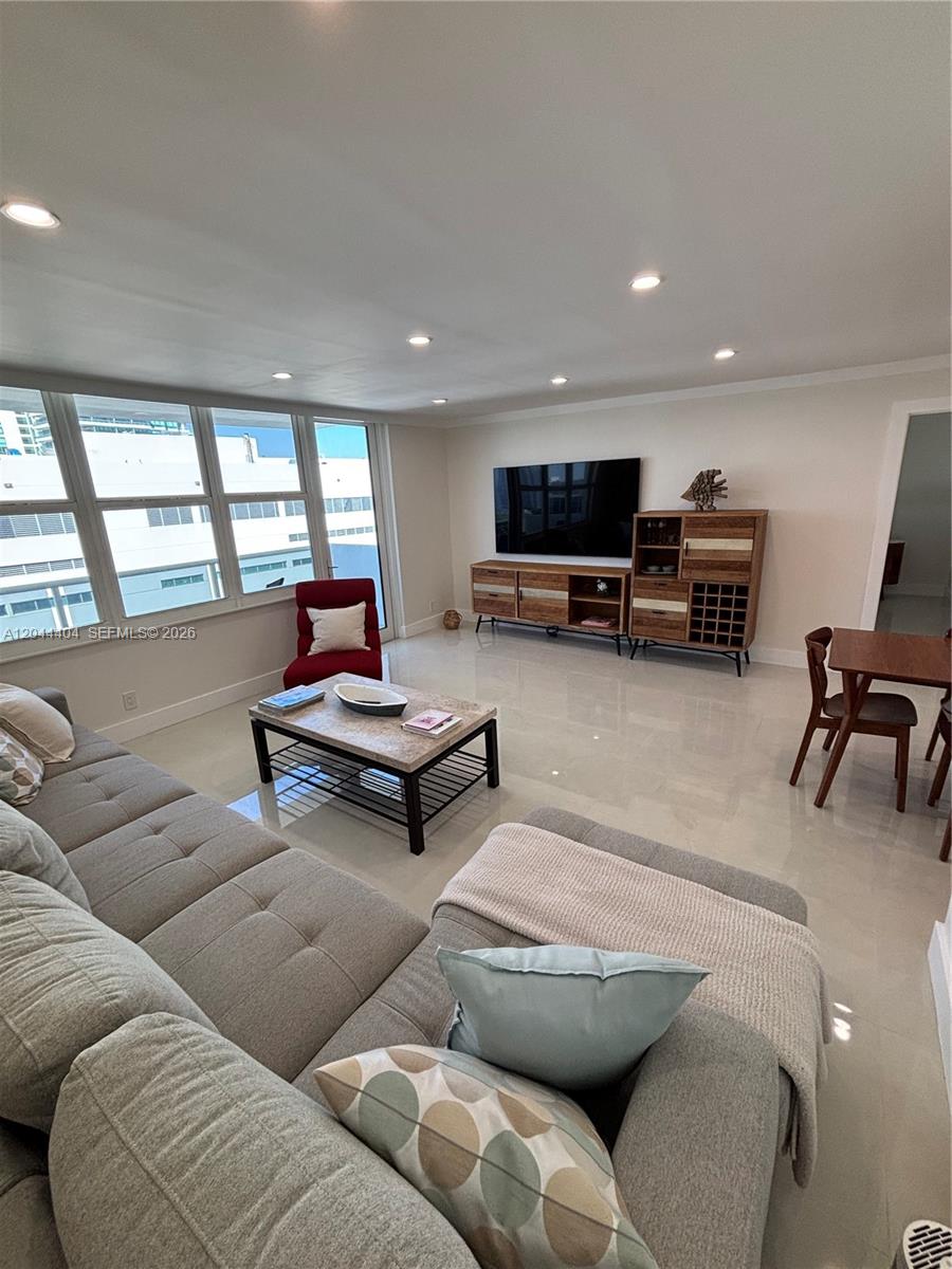 Photo of 3725 Ocean Dr  #1225, Hollywood, Florida, 33019 - 