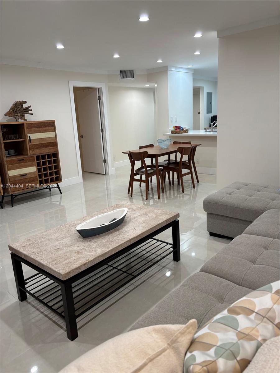 Photo of 3725 Ocean Dr  #1225, Hollywood, Florida, 33019 - 