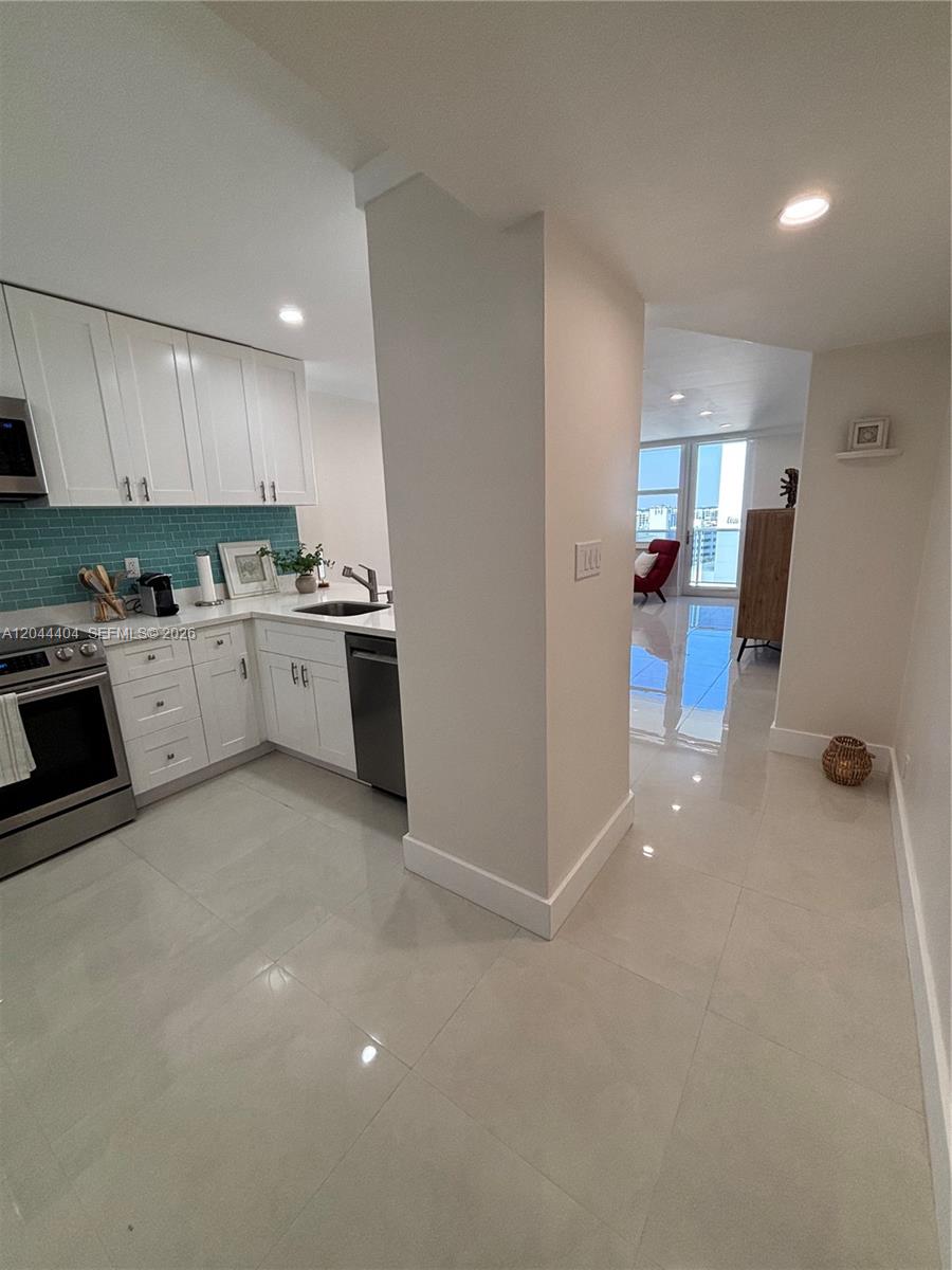 Photo of 3725 Ocean Dr  #1225, Hollywood, Florida, 33019 - 